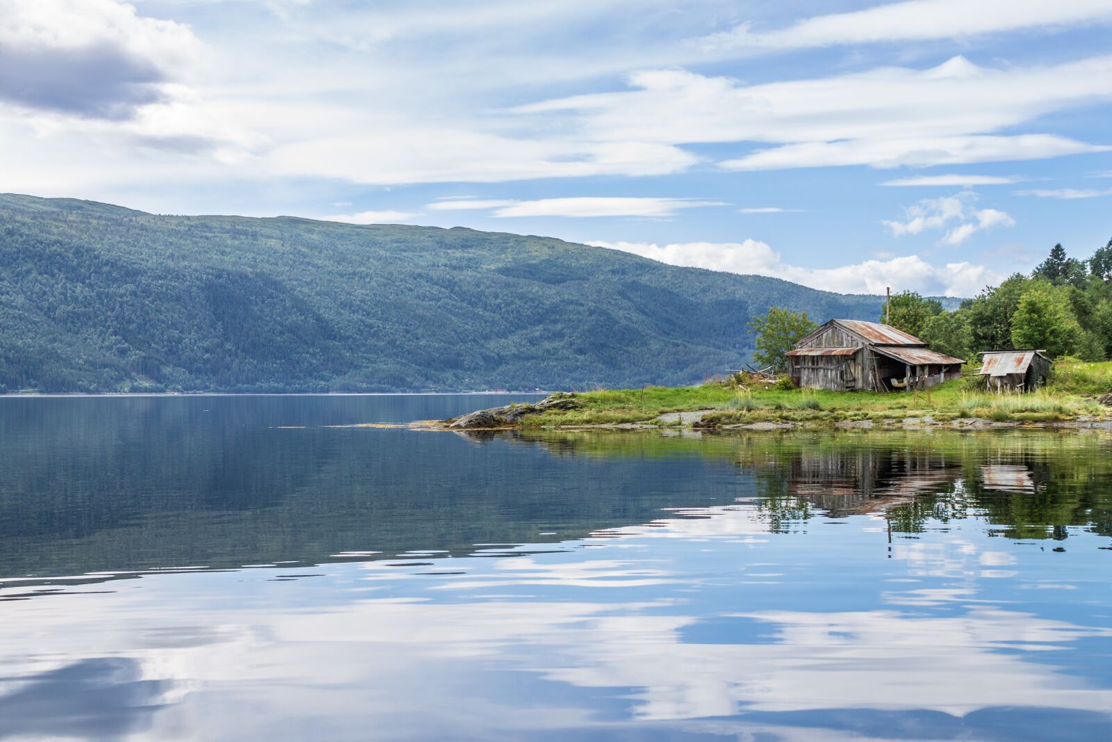 Canon EOS 1100D (EOS Rebel T3 / EOS Kiss X50) sample photo. Fjord, boat house, water photography