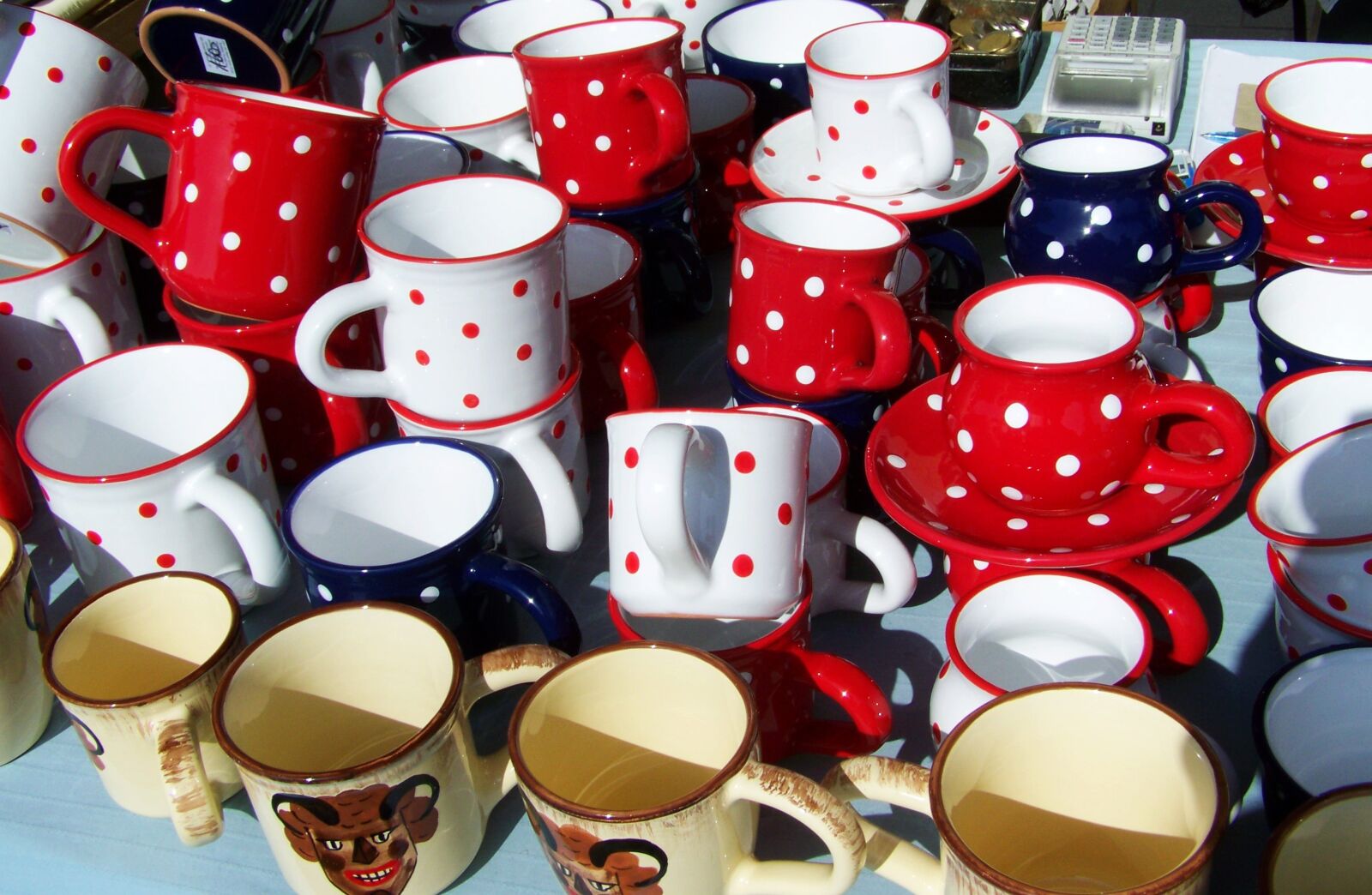Kodak EASYSHARE ZD710 ZOOM DIGITAL CAMERA sample photo. Cups, polka dots, ceramic photography