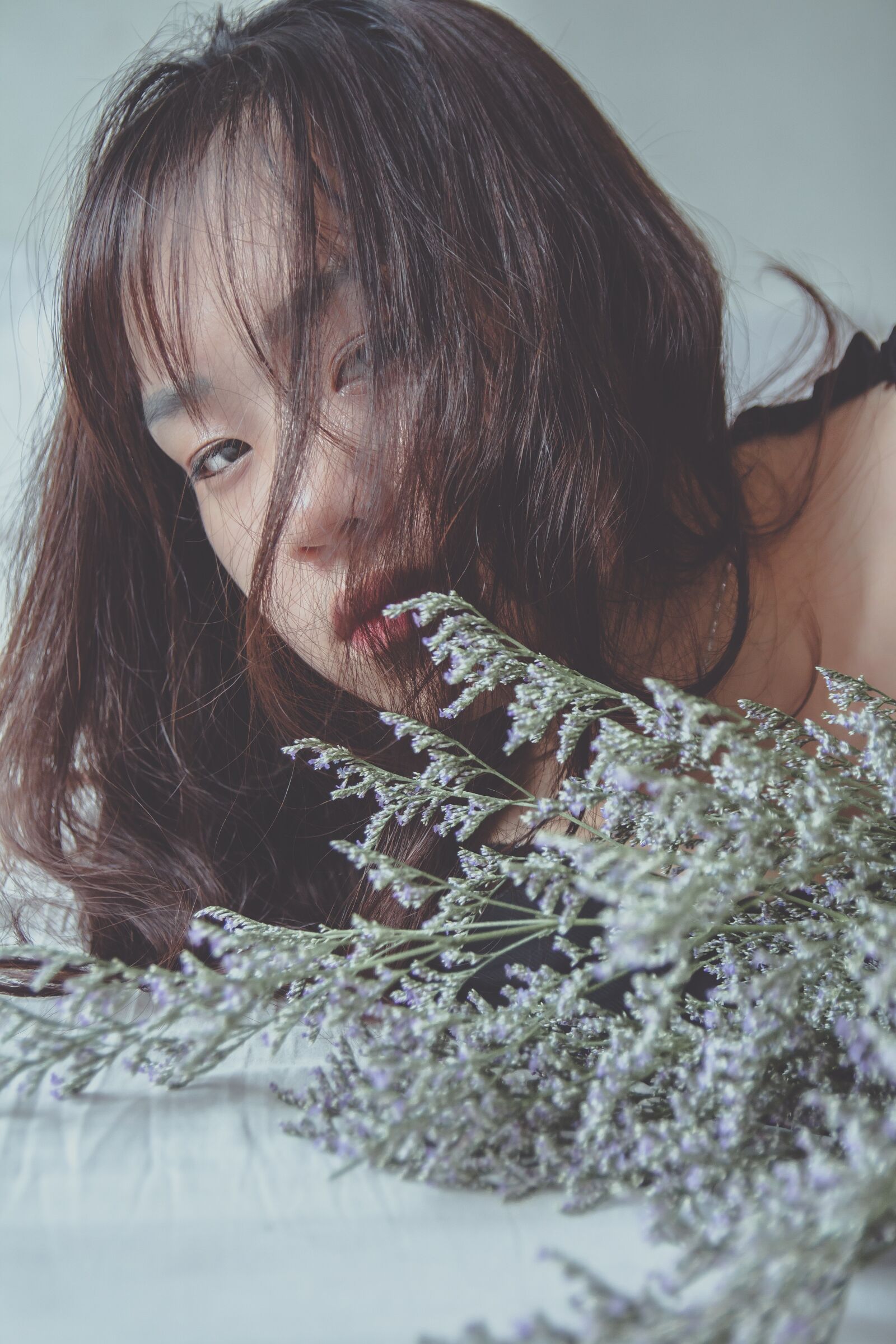 Canon EOS 650D (EOS Rebel T4i / EOS Kiss X6i) sample photo. Flower, potrait, girl photography