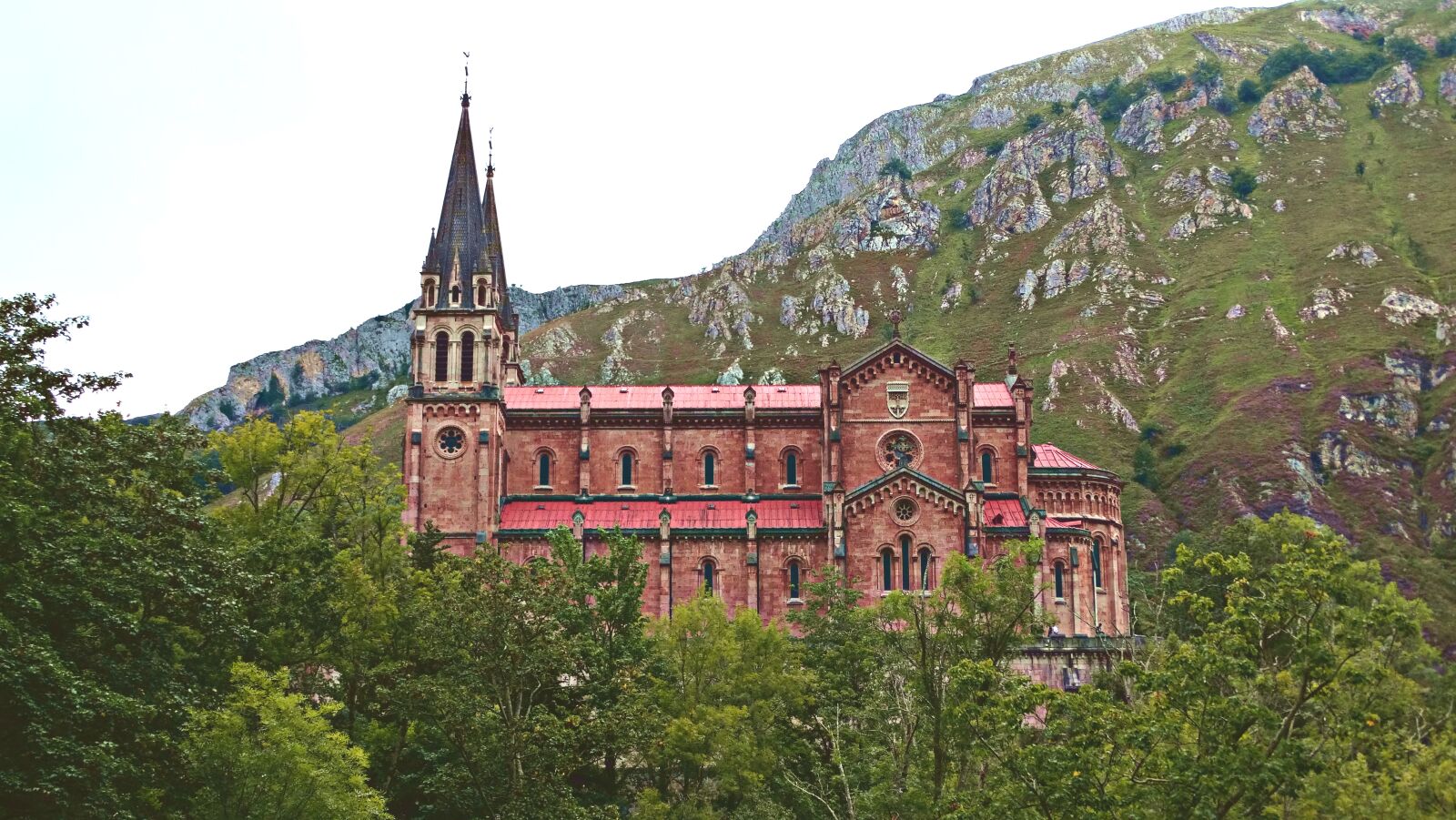 Sony Cyber-shot DSC-HX300 sample photo. Basílica, parroquia, covadonga photography