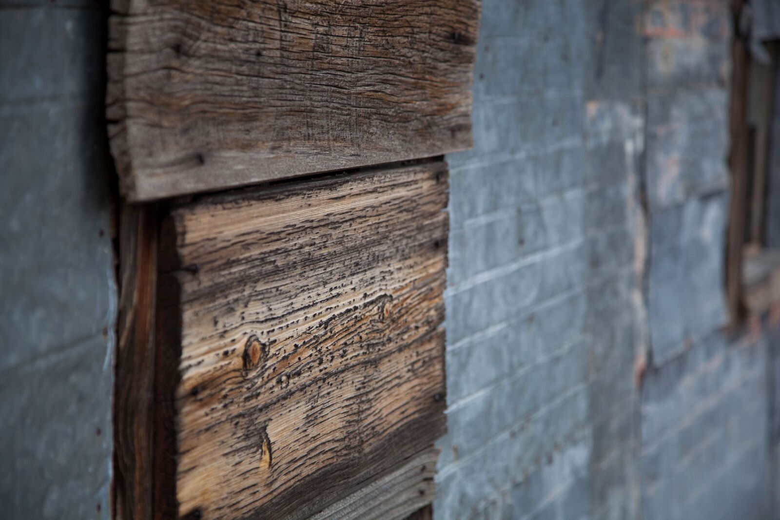 Canon EOS 5D Mark II sample photo. Old, wood, pattern, various photography