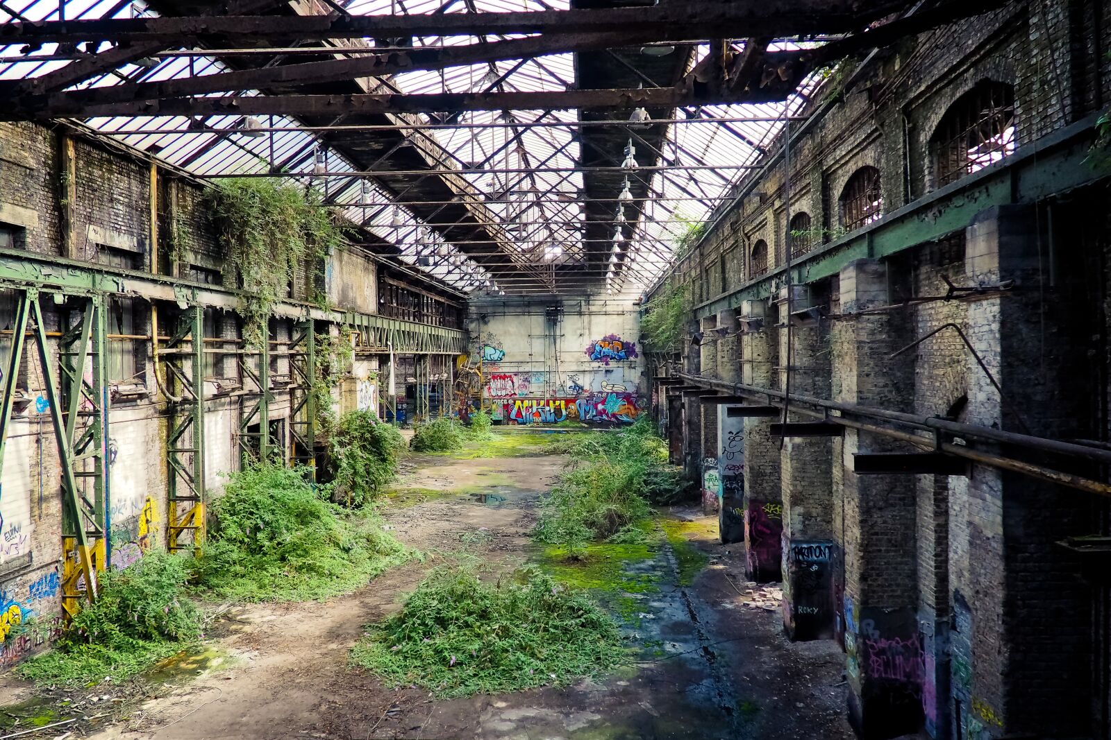 Olympus OM-D E-M10 sample photo. Lost places, rooms, abandoned photography