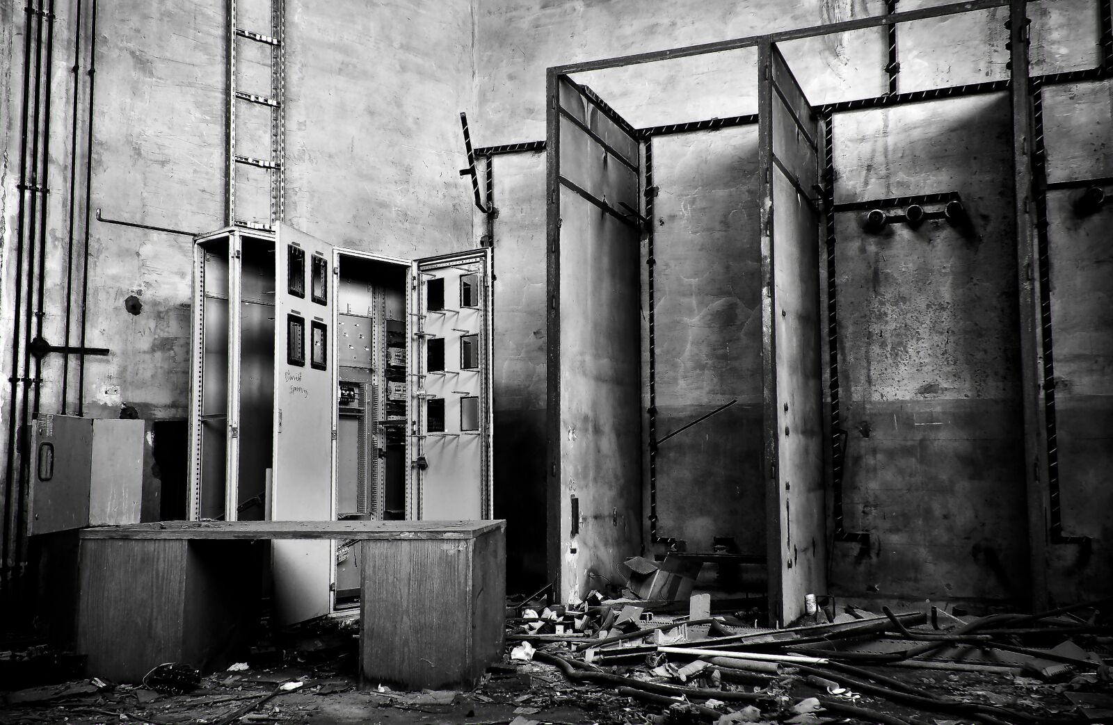 Olympus OM-D E-M10 sample photo. Lost places, factory, old photography