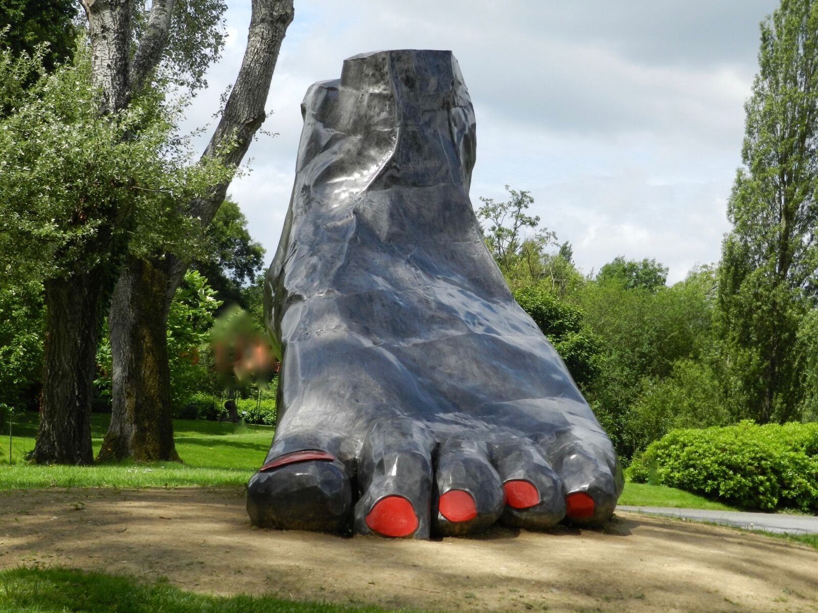 Nikon Coolpix P500 sample photo. Foot, nature, sculpture photography