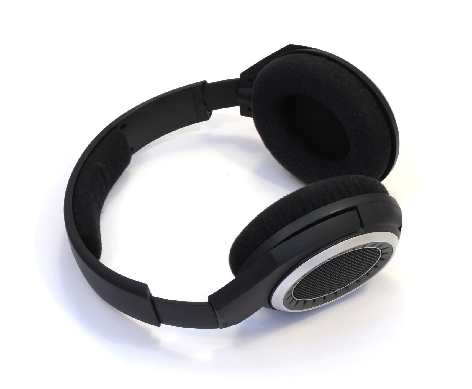 Canon EOS 550D (EOS Rebel T2i / EOS Kiss X4) sample photo. Headsets, senheiser, music photography