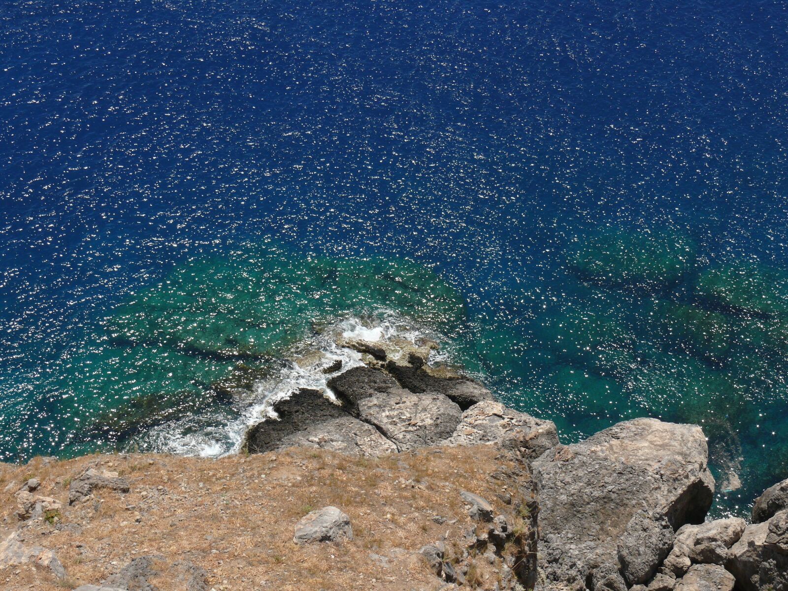 Panasonic DMC-FZ50 sample photo. Water, rocks, sea photography