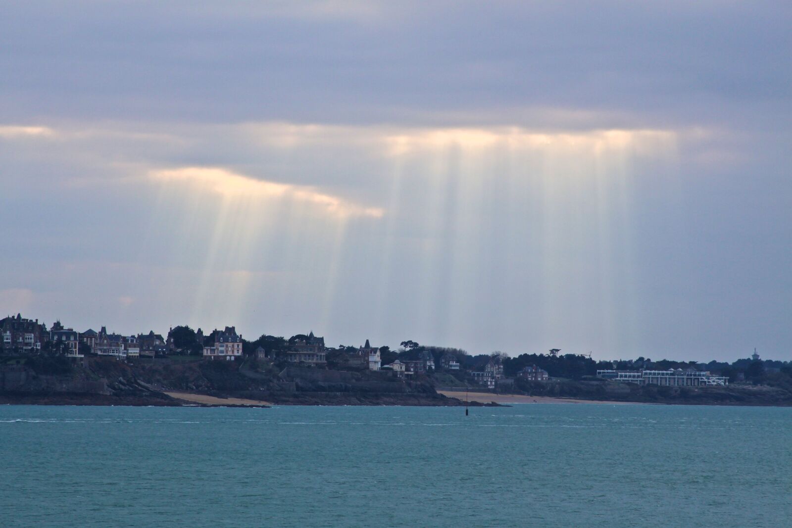 Canon EOS 500D (EOS Rebel T1i / EOS Kiss X3) sample photo. Saint malo, sea, ocean photography
