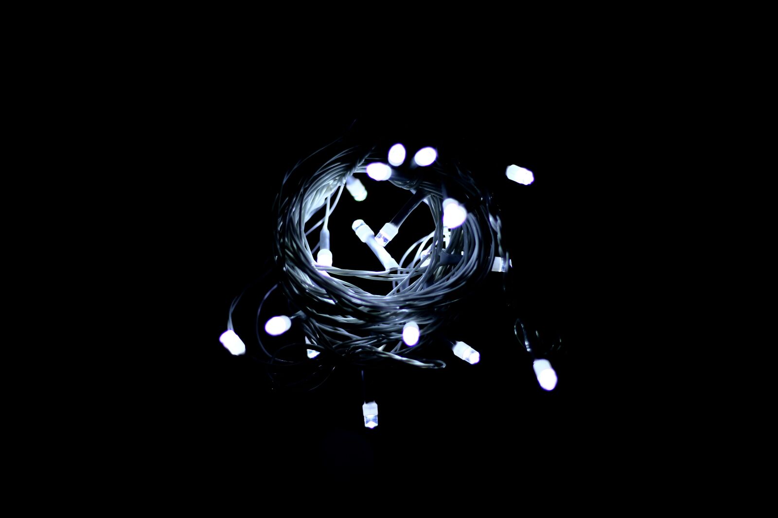 Canon EOS 700D (EOS Rebel T5i / EOS Kiss X7i) sample photo. Lights, black, white photography