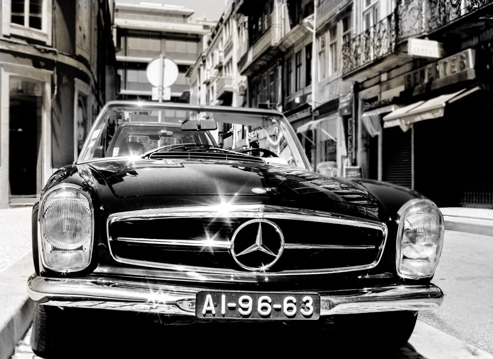 Canon EOS 600D (Rebel EOS T3i / EOS Kiss X5) sample photo. Car, luxury, car, mercedes photography