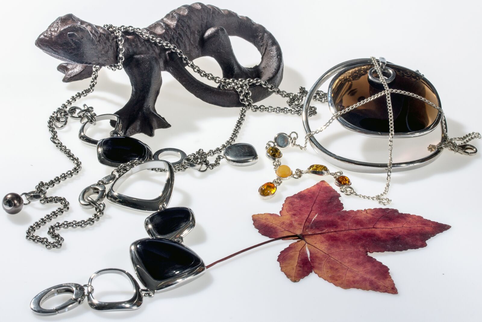 Canon EF-S 60mm F2.8 Macro USM sample photo. Jewellery, necklace, bracelet photography