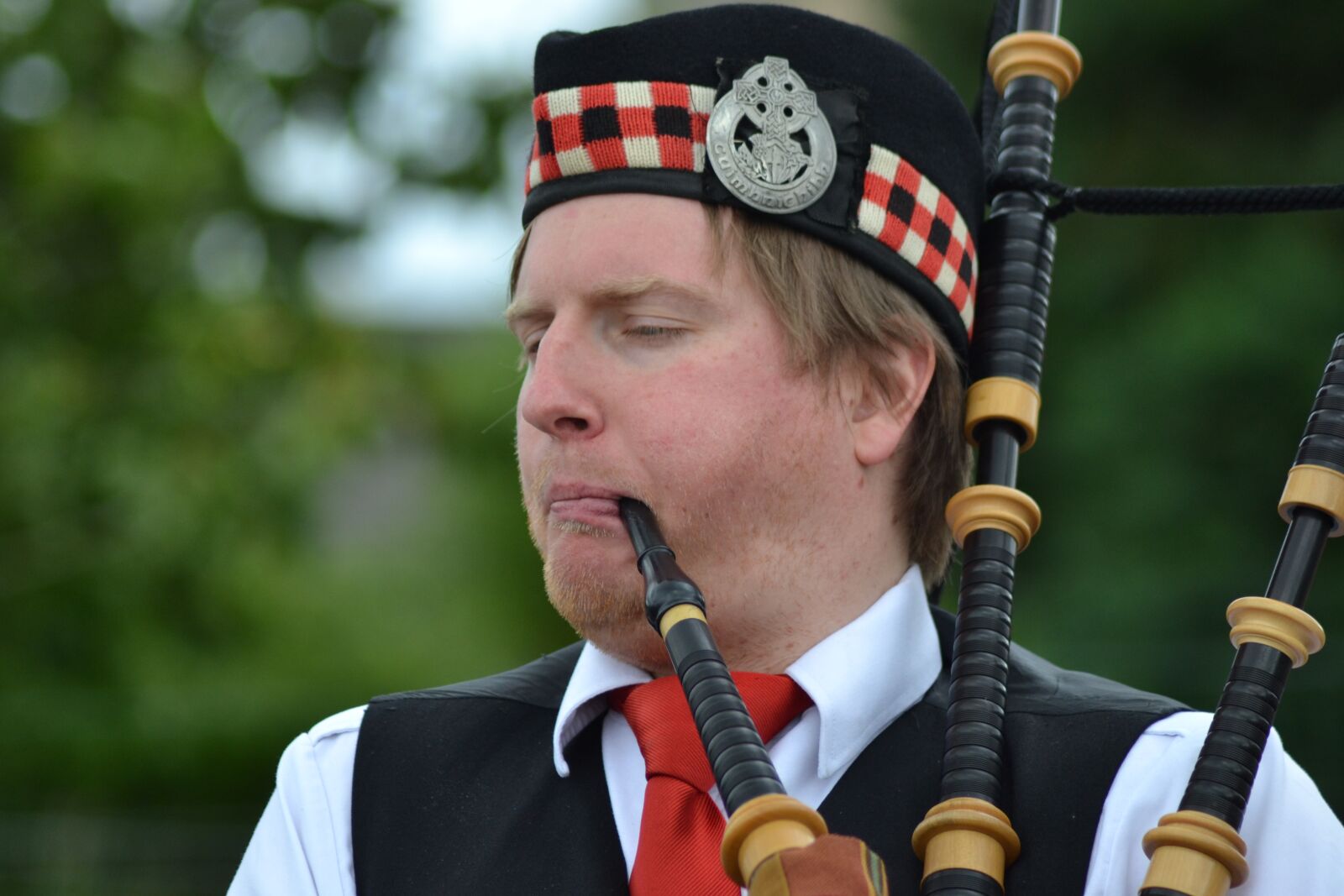 Nikon D3100 sample photo. Piper, scot, traditional photography