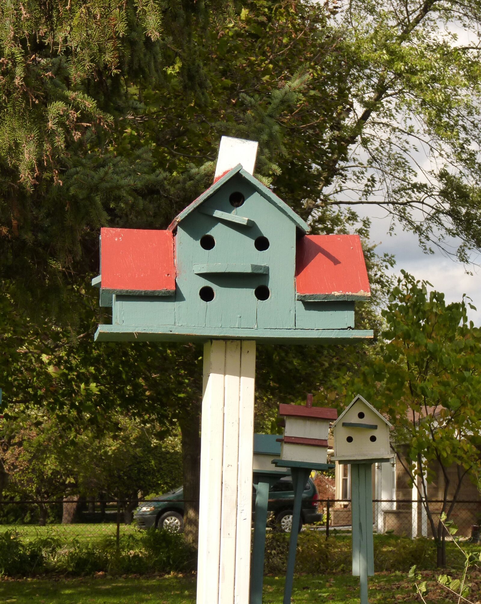 Panasonic Lumix DMC-FZ35 (Lumix DMC-FZ38) sample photo. Birdhouse, garden, house photography