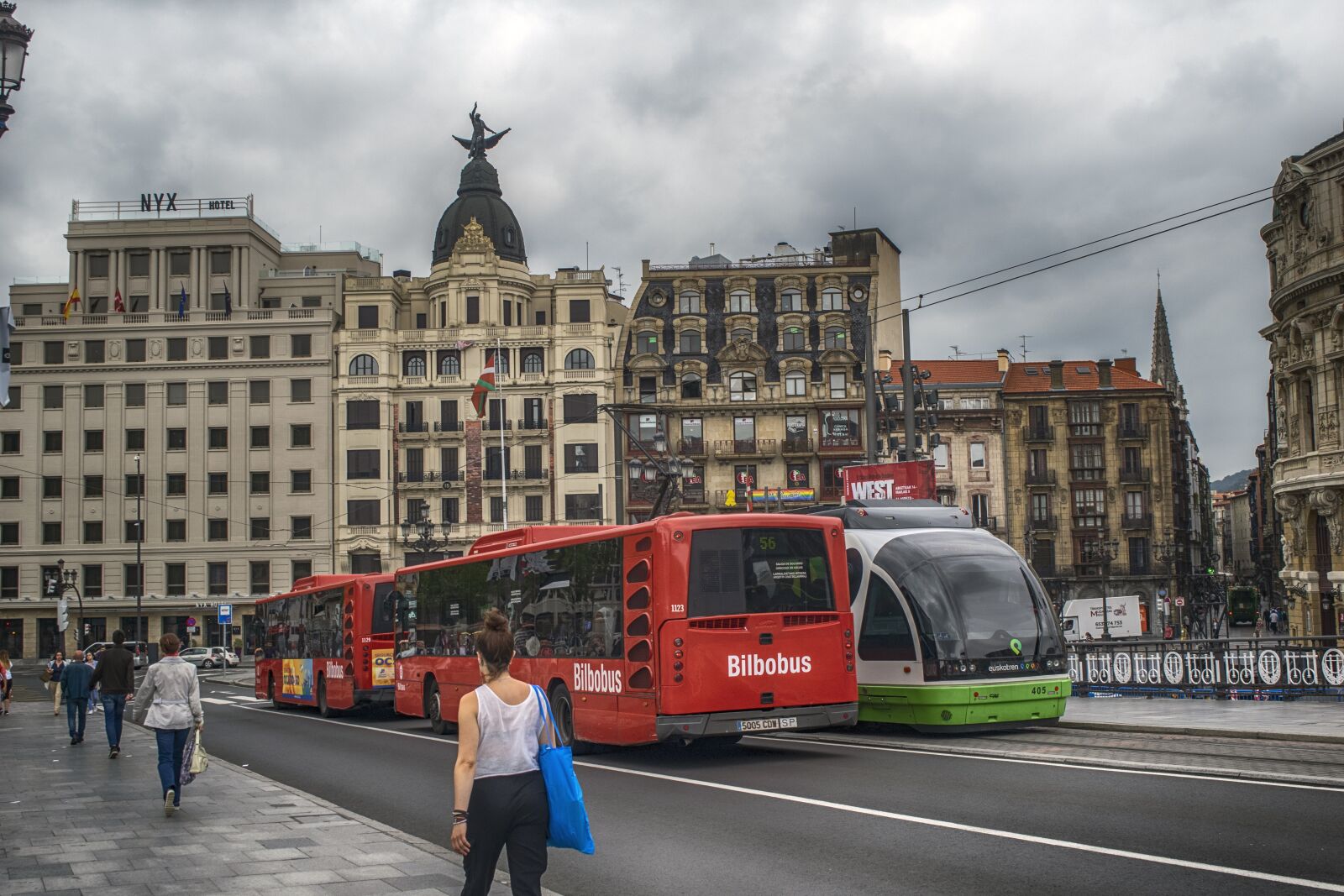 Nikon D3300 sample photo. City, transport, urban photography