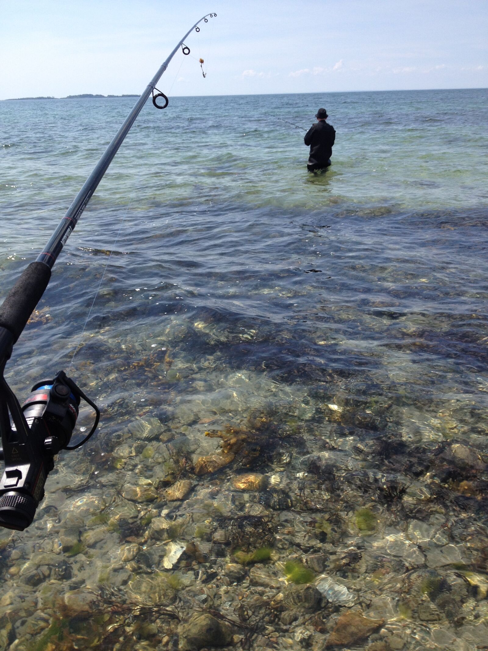 iPhone 4S back camera 4.28mm f/2.4 sample photo. Fishing, water, ocean photography