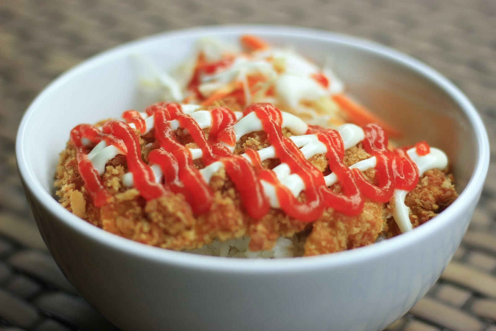Canon EOS 600D (Rebel EOS T3i / EOS Kiss X5) + Canon EF 50mm F1.8 STM sample photo. Chicken, cheese, food photography