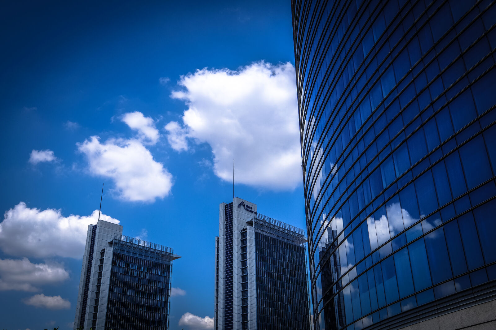 Fujifilm XF 10-24mm F4 R OIS sample photo. Architectural, design, architecture, blue photography