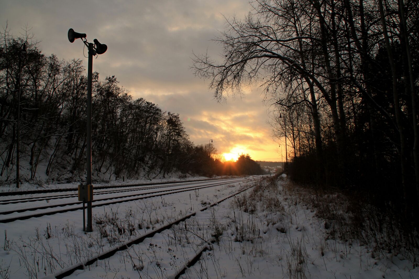 Canon EOS 1100D (EOS Rebel T3 / EOS Kiss X50) sample photo. Sunset, winter, snow photography