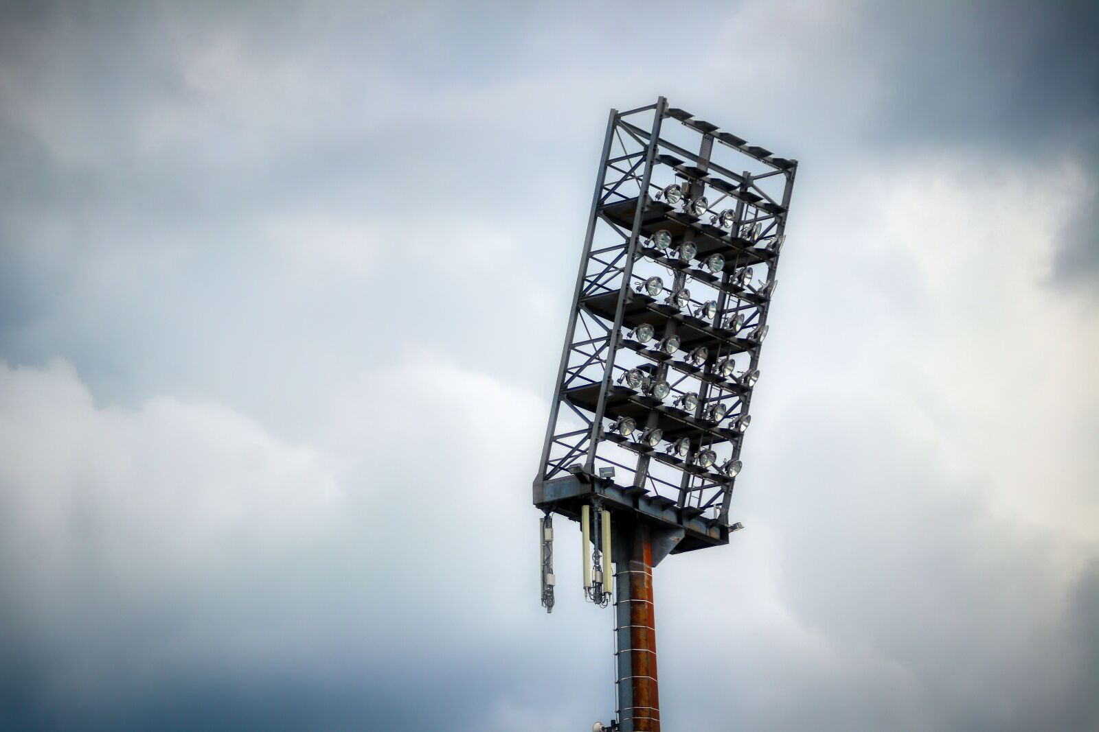 Canon EOS 80D sample photo. Flood light, clouds, sky photography