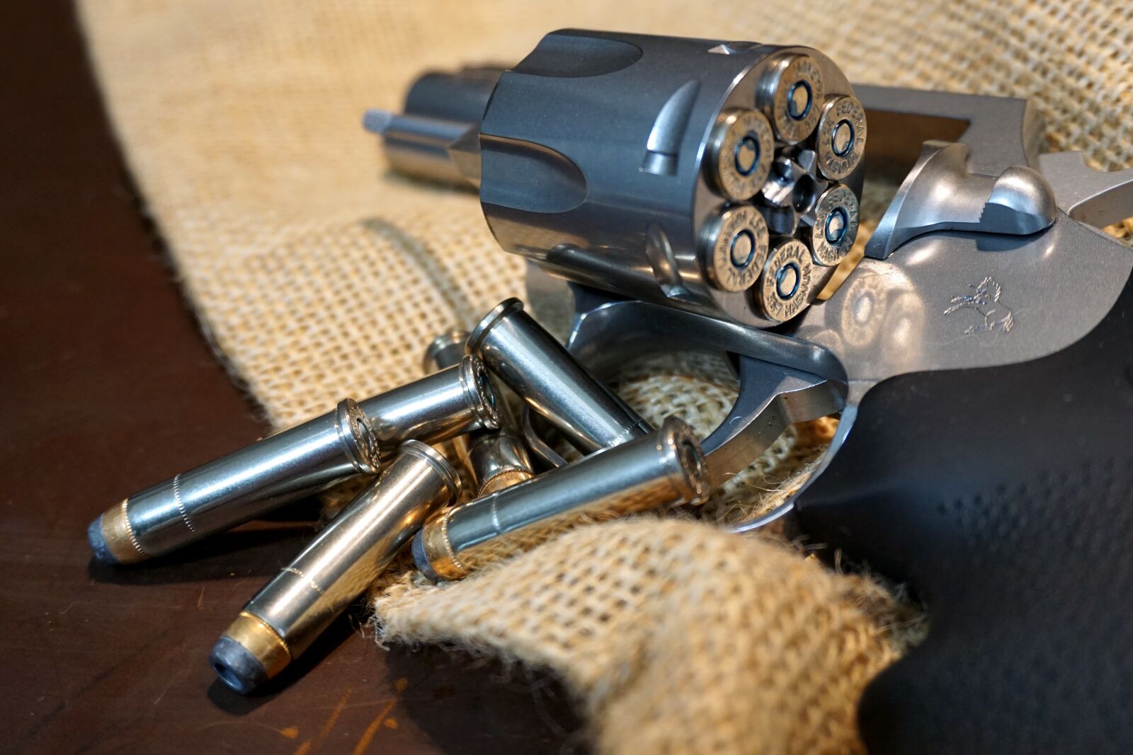Sony a6000 sample photo. Colt, revolver, king cobra photography