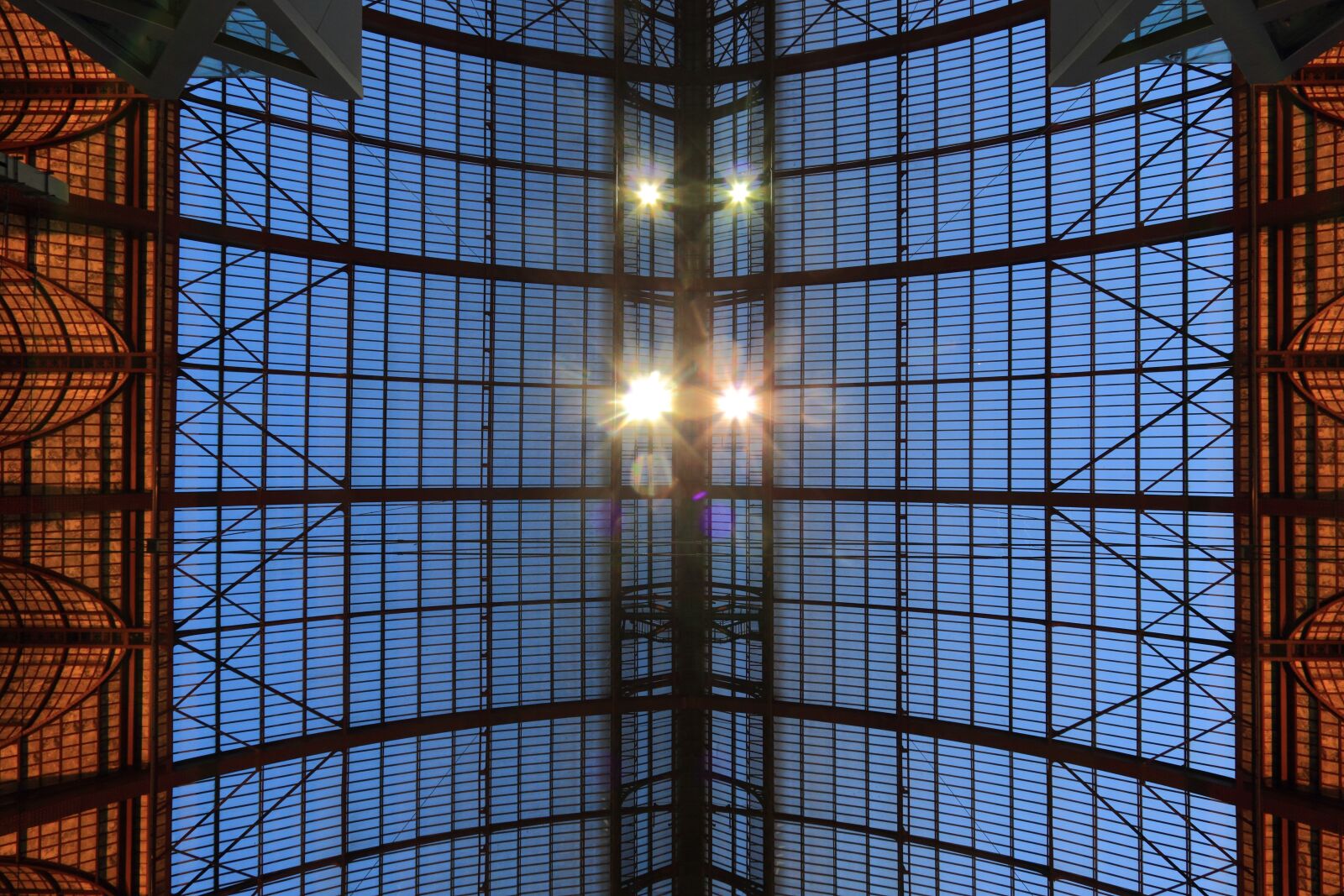 Canon EOS 550D (EOS Rebel T2i / EOS Kiss X4) sample photo. Belgium, antwerp, station photography