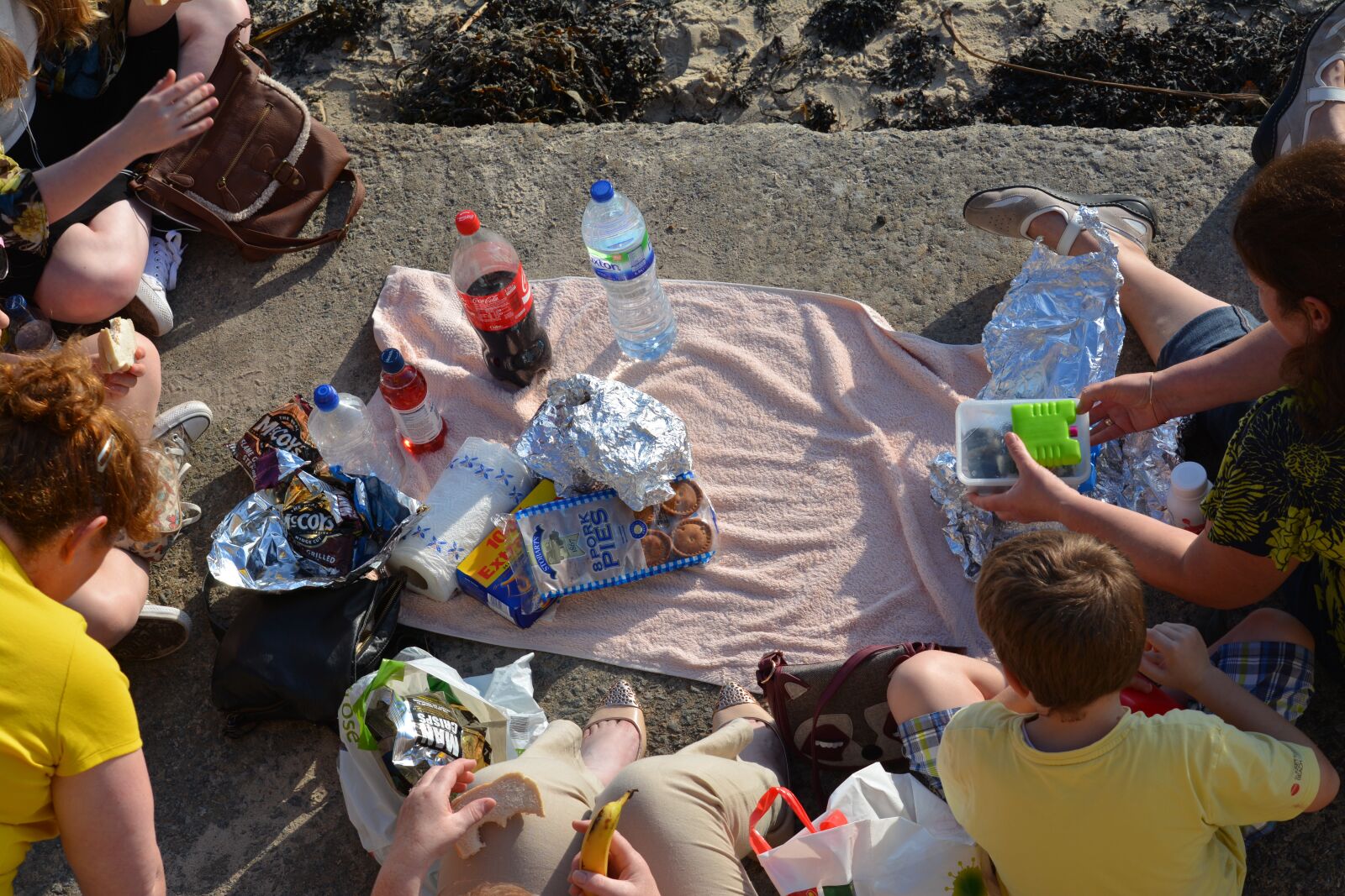 Nikon D7100 sample photo. Beach, british, family, picnic photography
