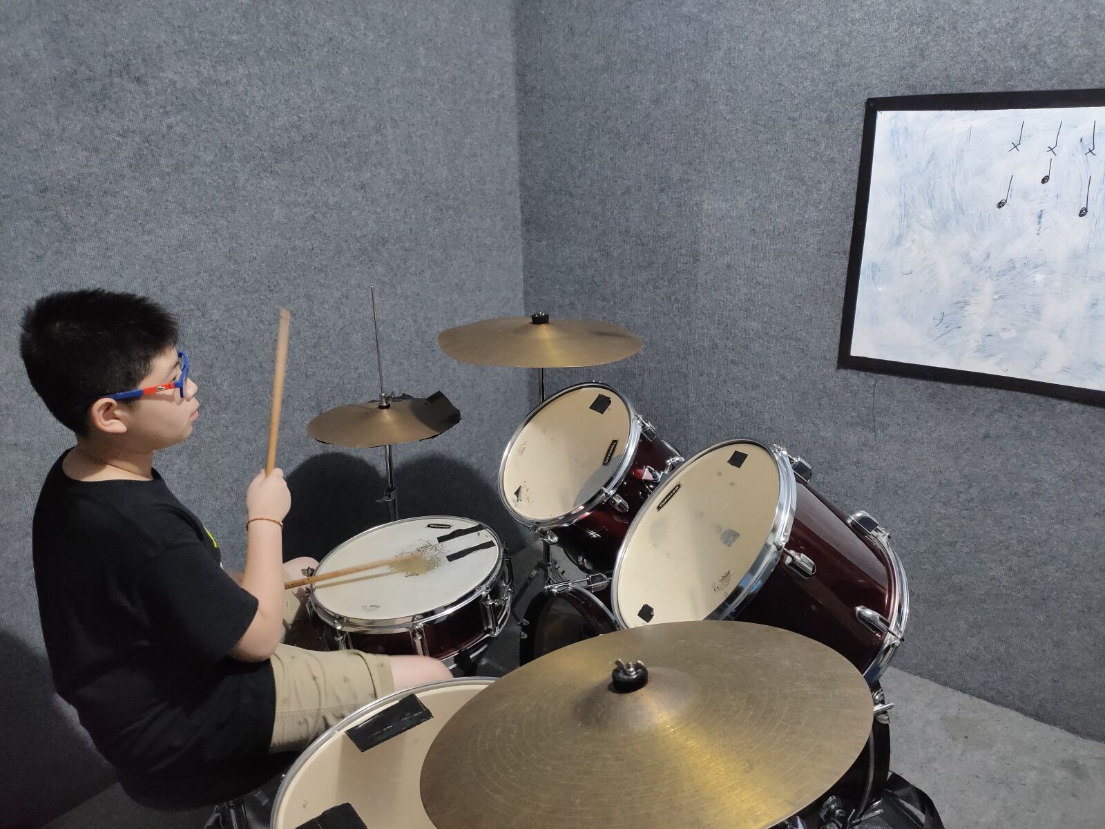 Realme 5 PRO sample photo. Drum class for kids photography