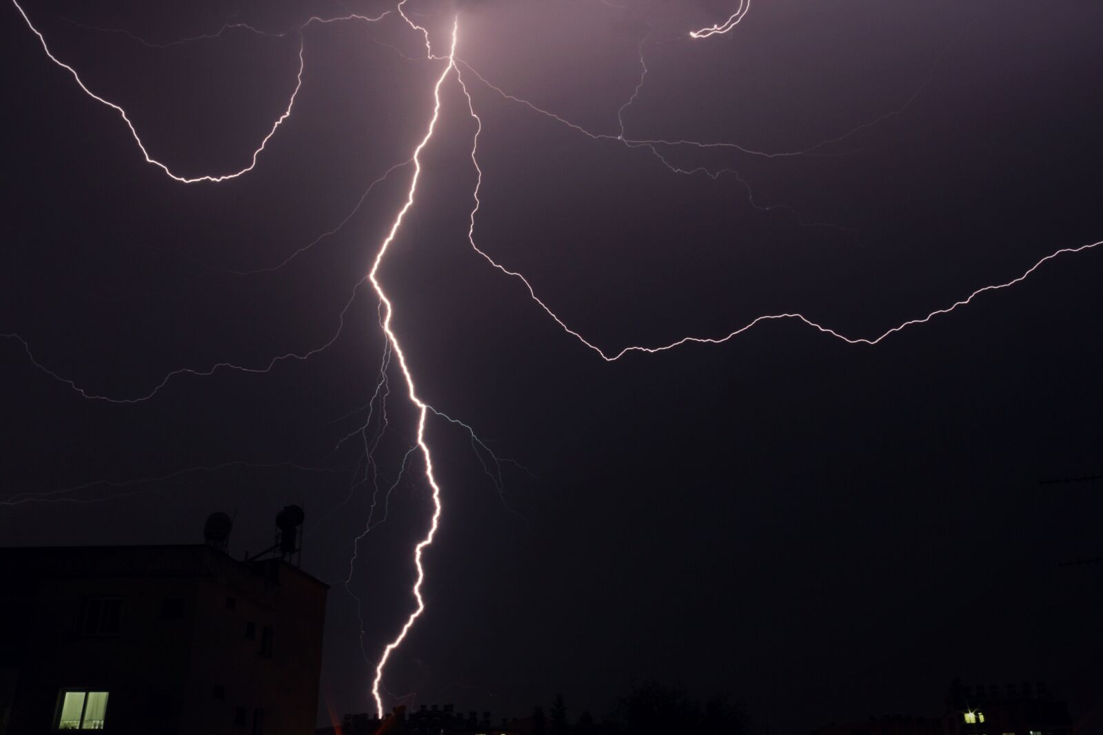 Canon EF-S 18-55mm F3.5-5.6 III sample photo. Lightning, rain photography