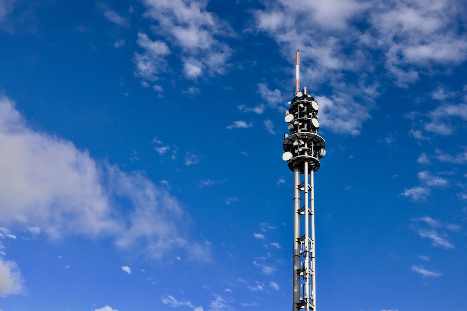 Canon EOS M50 (EOS Kiss M) sample photo. Radio, tower, telecommunications photography
