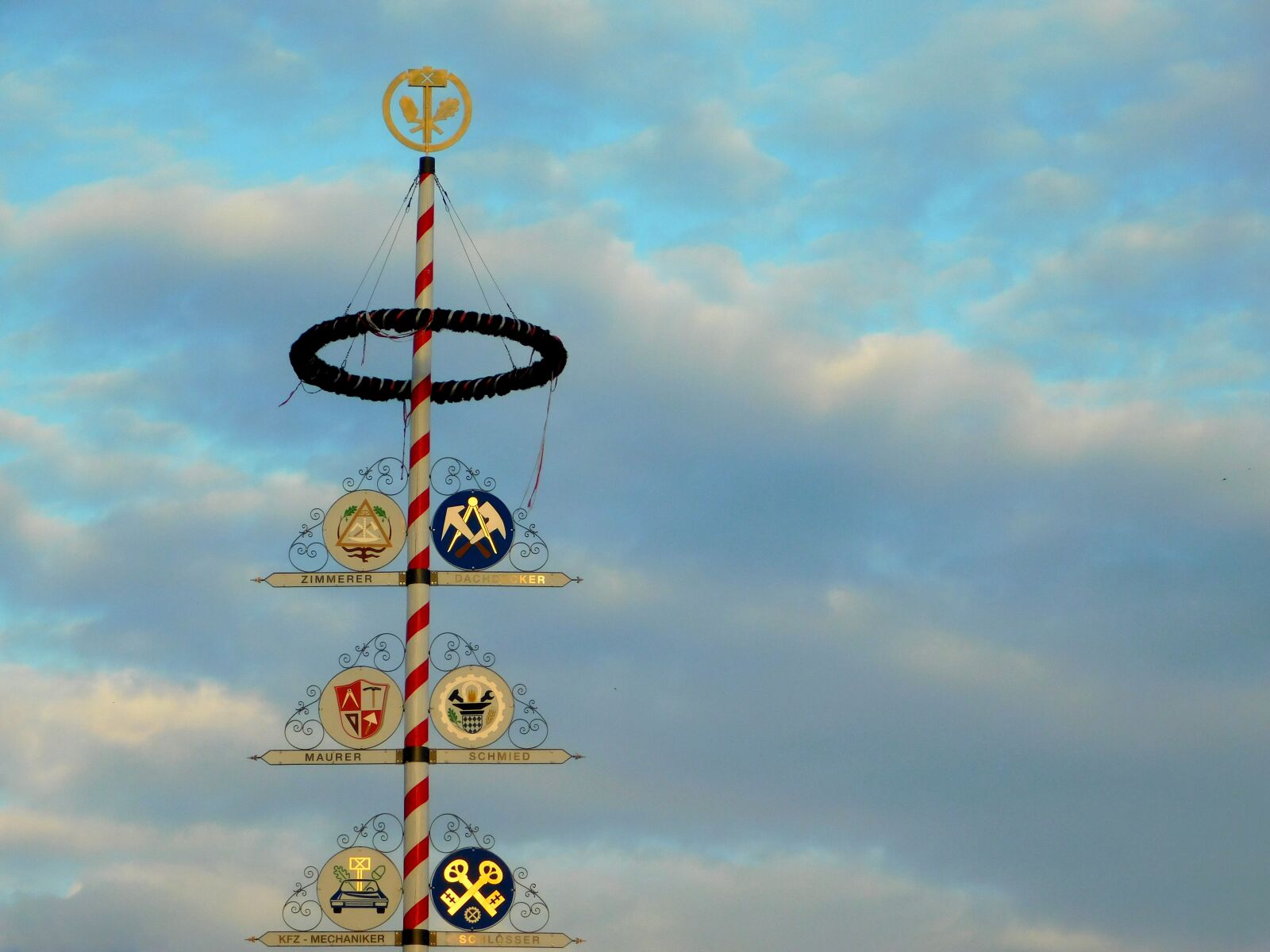 Nikon Coolpix L840 sample photo. Maypole, bayreuth, maximilianstrasse photography