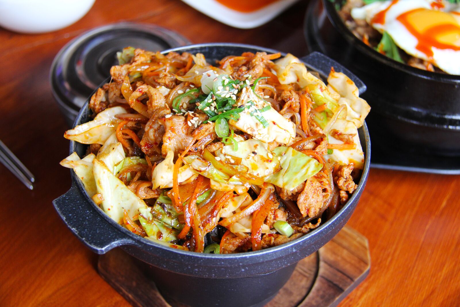 Canon EF-S 18-200mm F3.5-5.6 IS sample photo. Vegetable, pork, meat photography