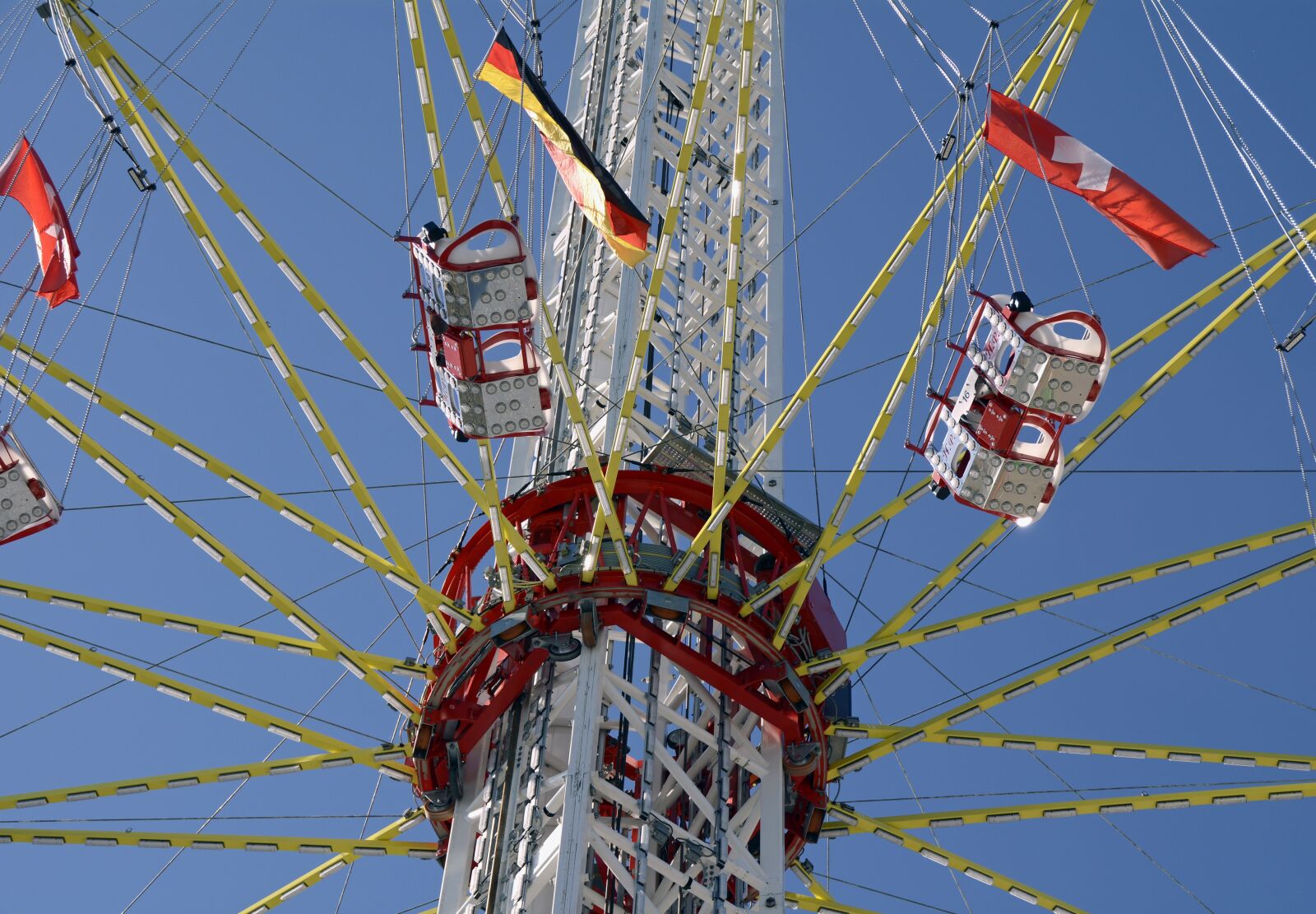 Nikon D7100 sample photo. Chain aviator, tower, high photography