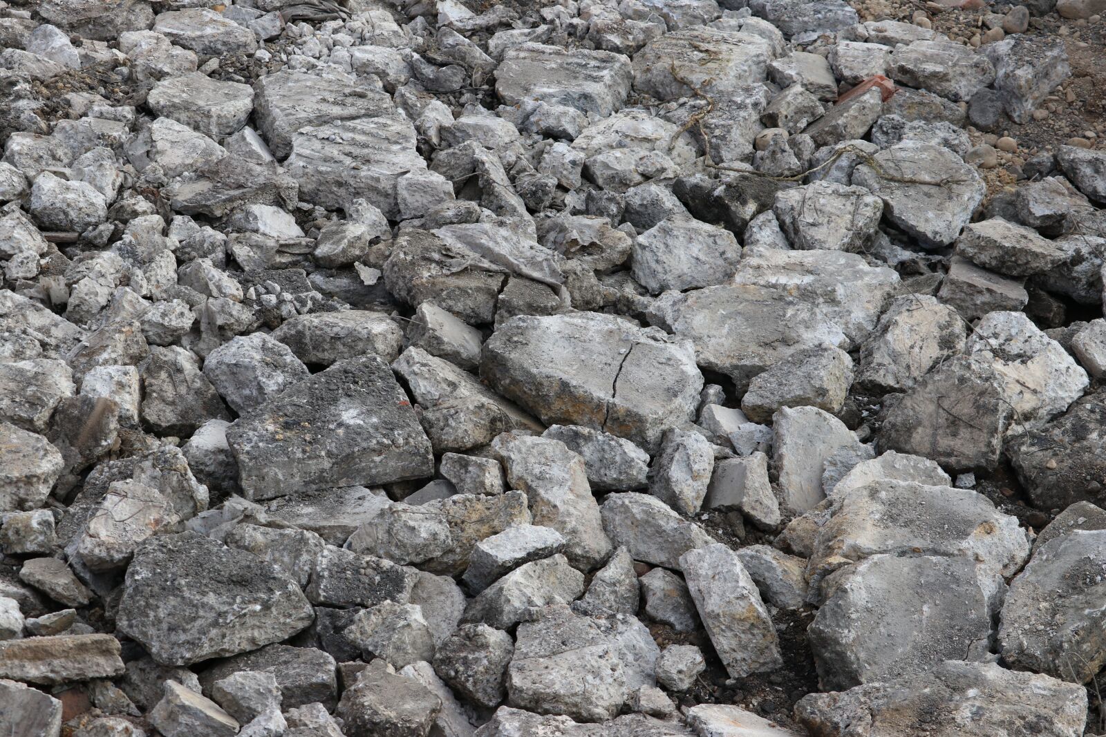 Canon EF-S 55-250mm F4-5.6 IS STM sample photo. Brick, construction, wall photography