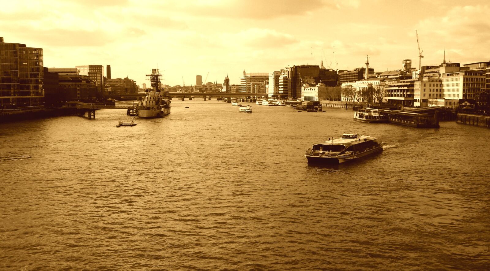 Sony DSC-W55 sample photo. London, river, england photography