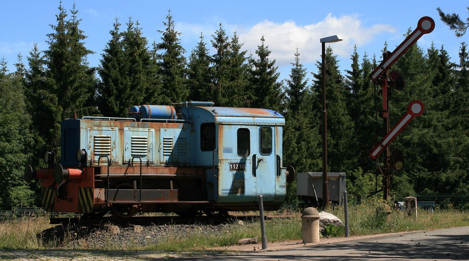 Canon EOS 400D (EOS Digital Rebel XTi / EOS Kiss Digital X) sample photo. Train, locomotive, railway photography