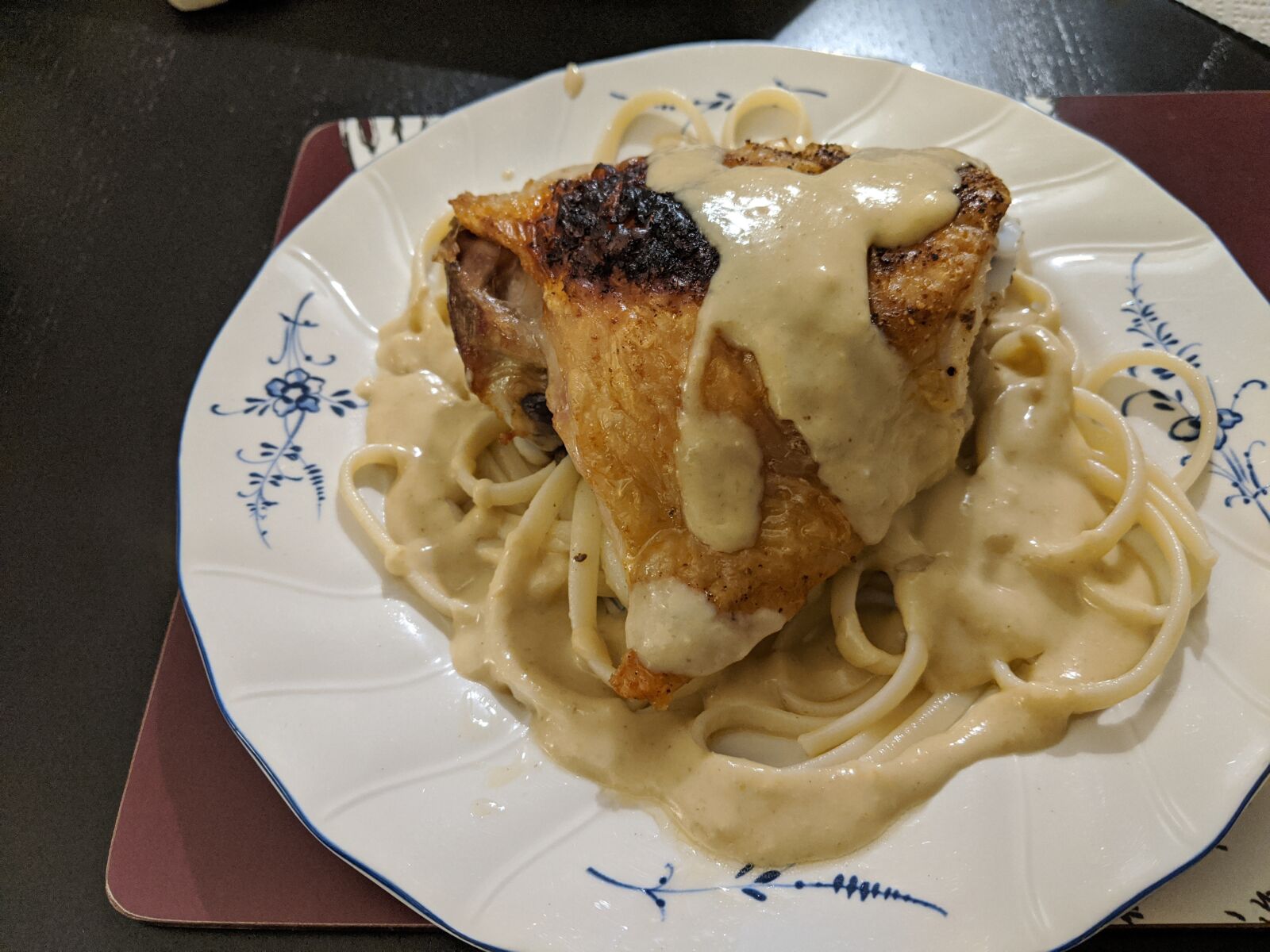 Google Pixel 2 XL sample photo. Chicken, eat, noodles photography