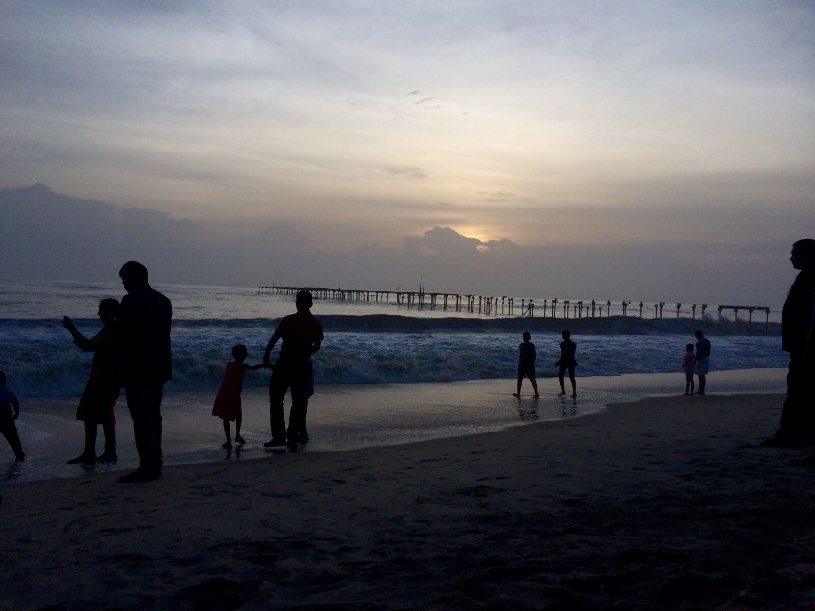 Apple iPhone + iPhone 5s back camera 4.15mm f/2.2 sample photo. Beach, evening, sunset photography