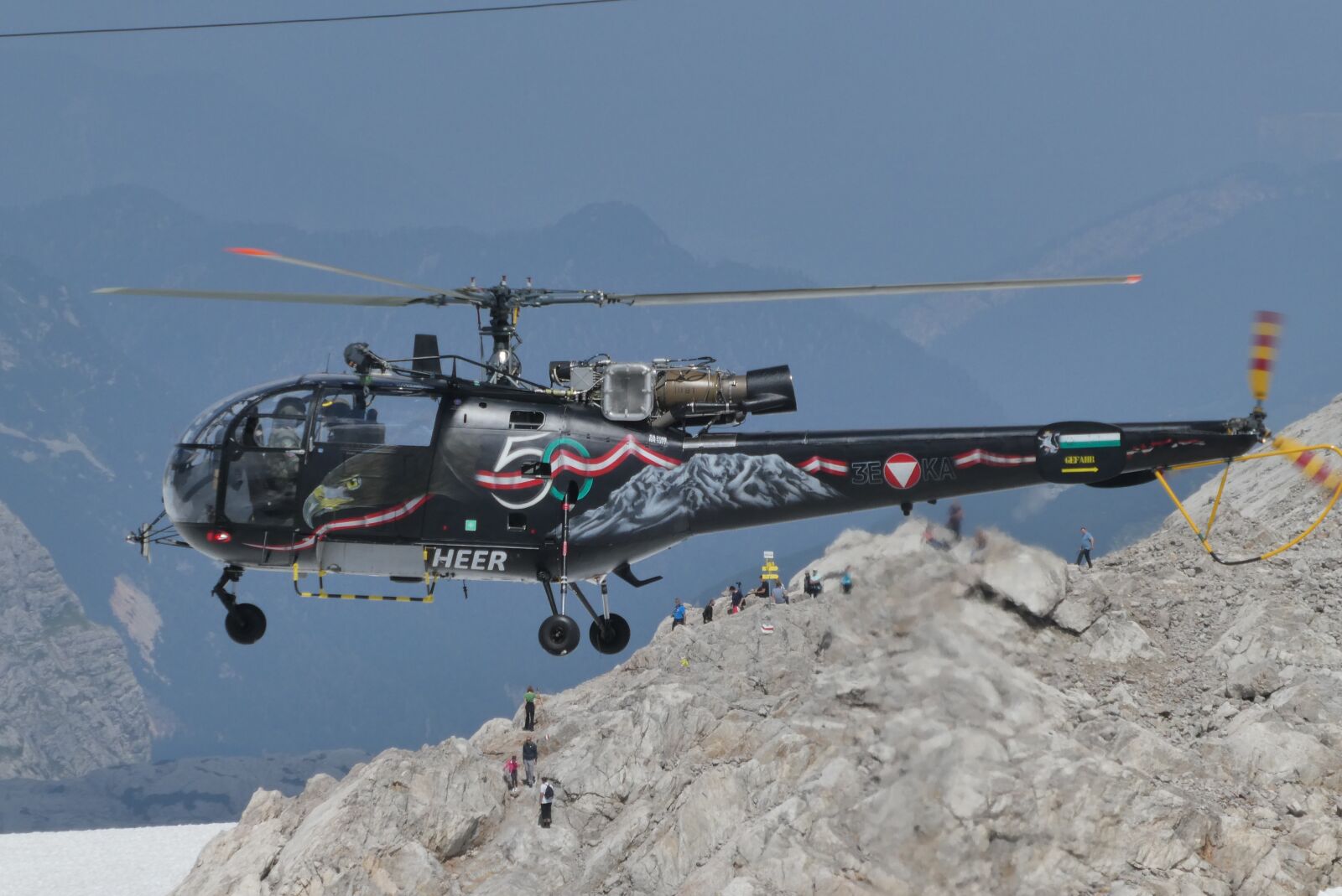 Panasonic Lumix DC-ZS70 (Lumix DC-TZ90) sample photo. Military helicopter, austria, dachstein-schladming photography