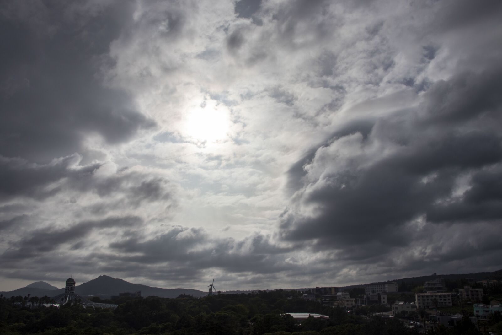Canon EOS 200D (EOS Rebel SL2 / EOS Kiss X9) sample photo. Sky, cloud, landscape photography