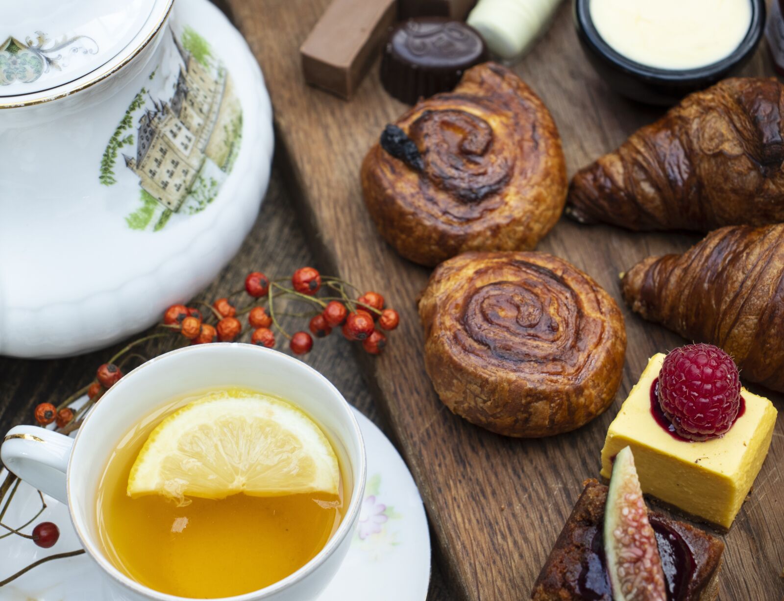 Canon EOS 77D (EOS 9000D / EOS 770D) sample photo. High tea, cake, tea photography