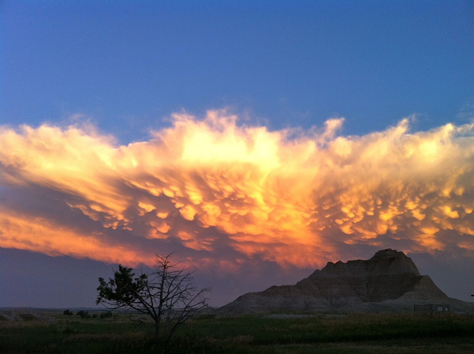Apple iPhone 4 sample photo. Mammatus clouds, mammatocumulus, sky photography