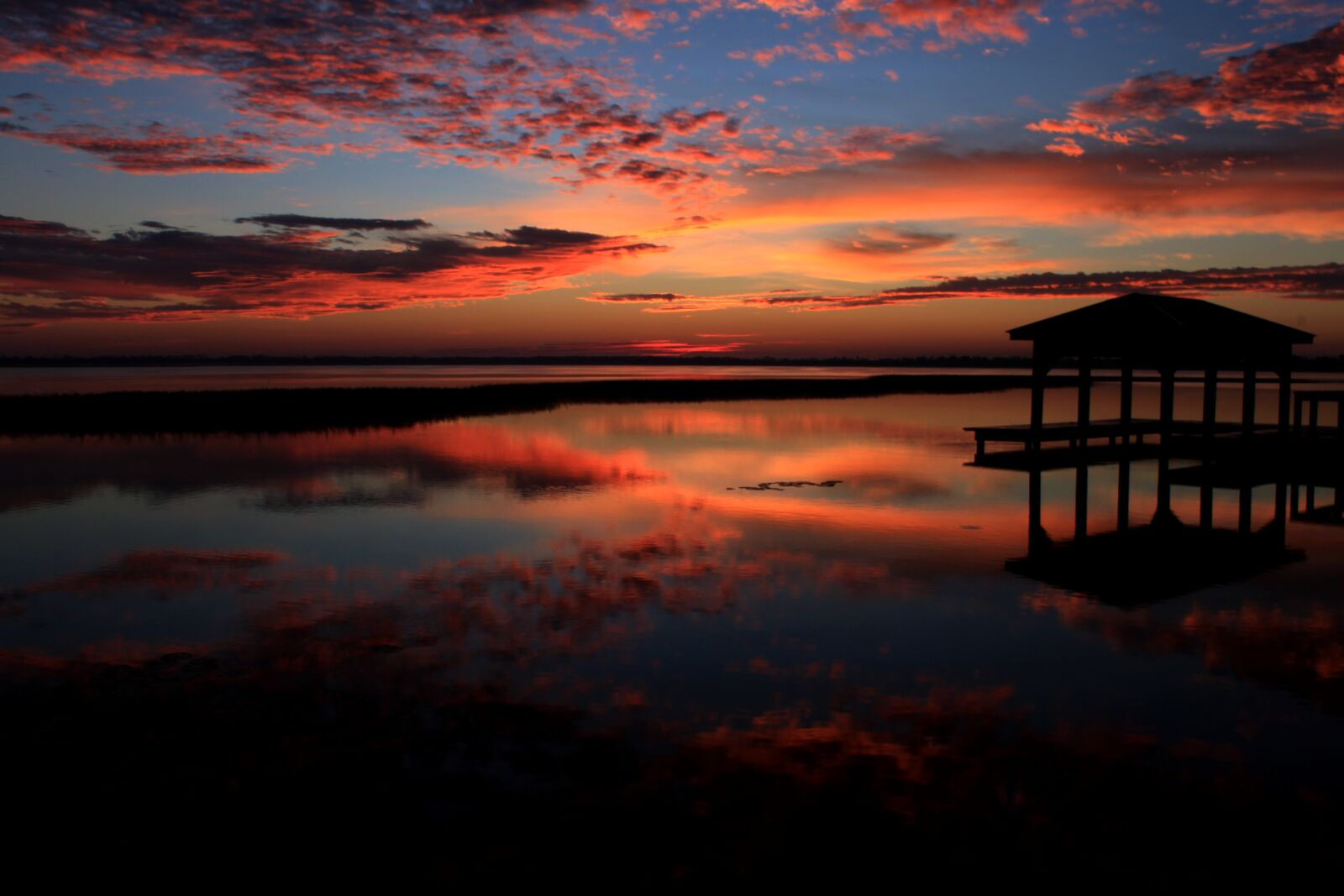 Canon EOS 500D (EOS Rebel T1i / EOS Kiss X3) sample photo. Lake, sunrise, landscape photography