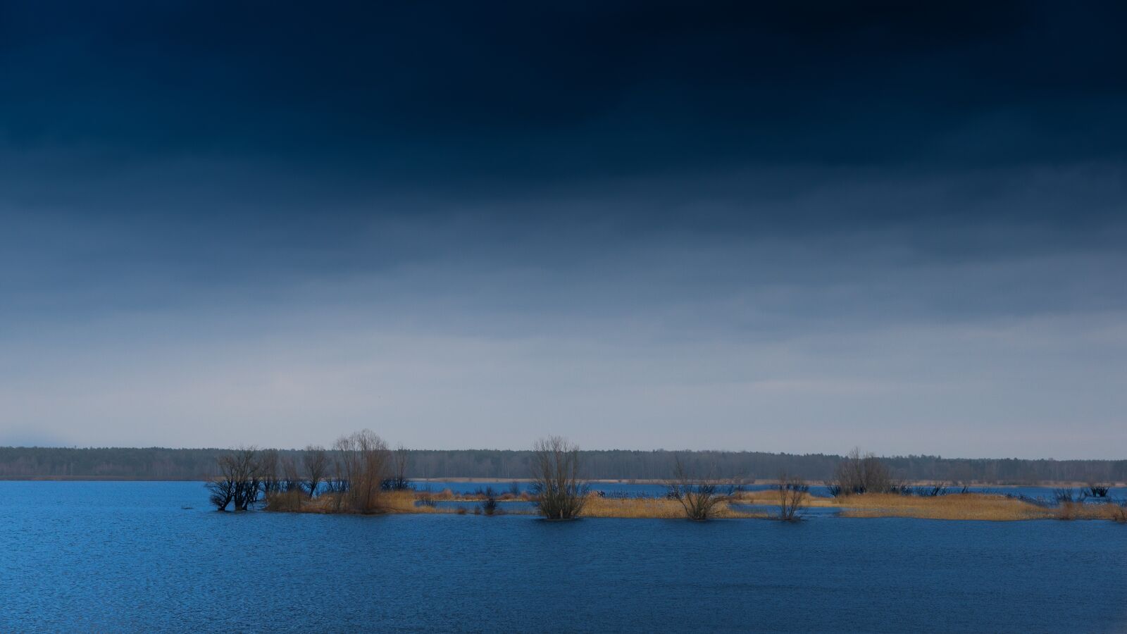 Sony ILCA-77M2 sample photo. Blue, islet, lake, nature photography