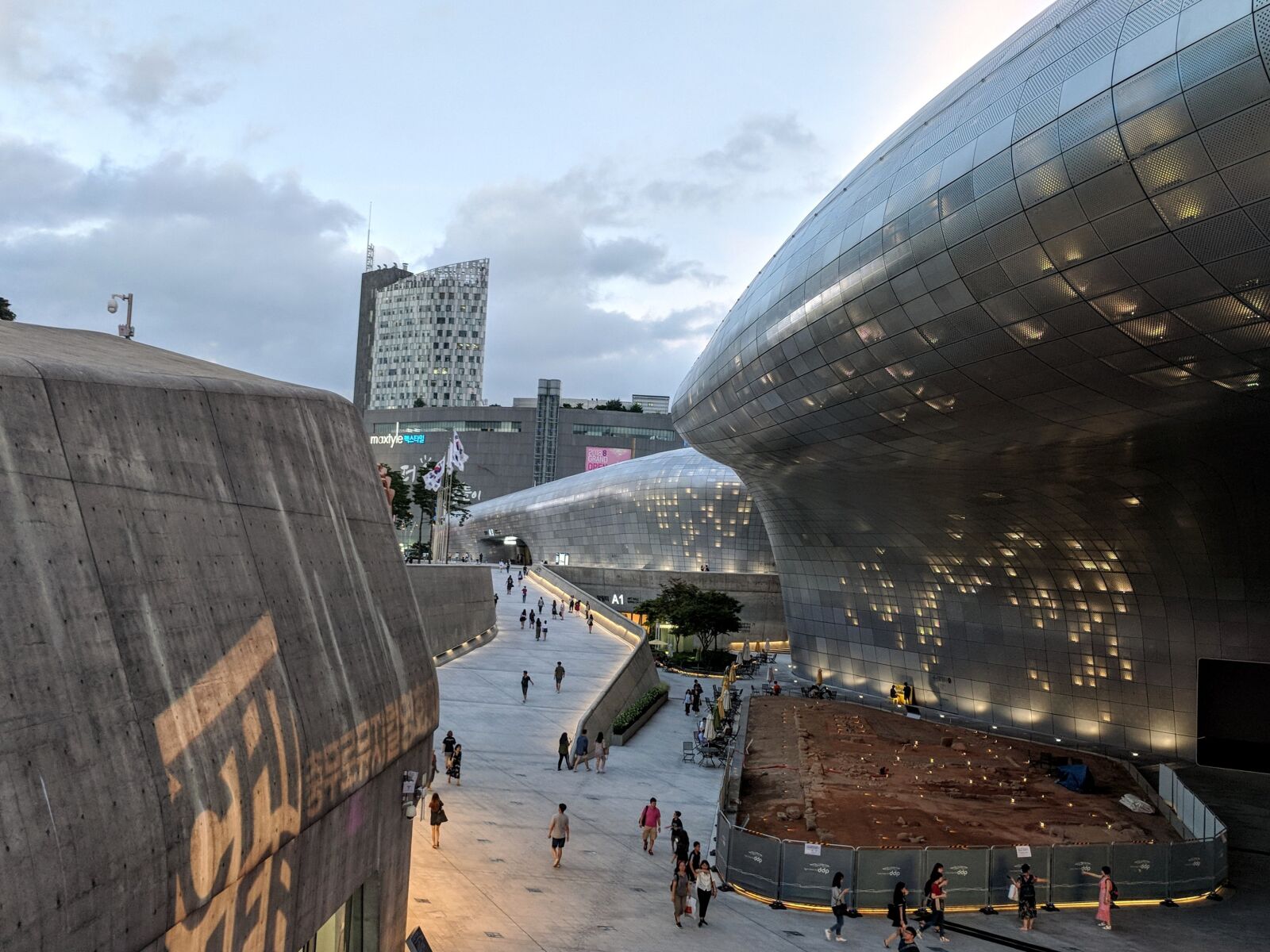 Google Pixel sample photo. Zahahadid, architecture, seoul photography