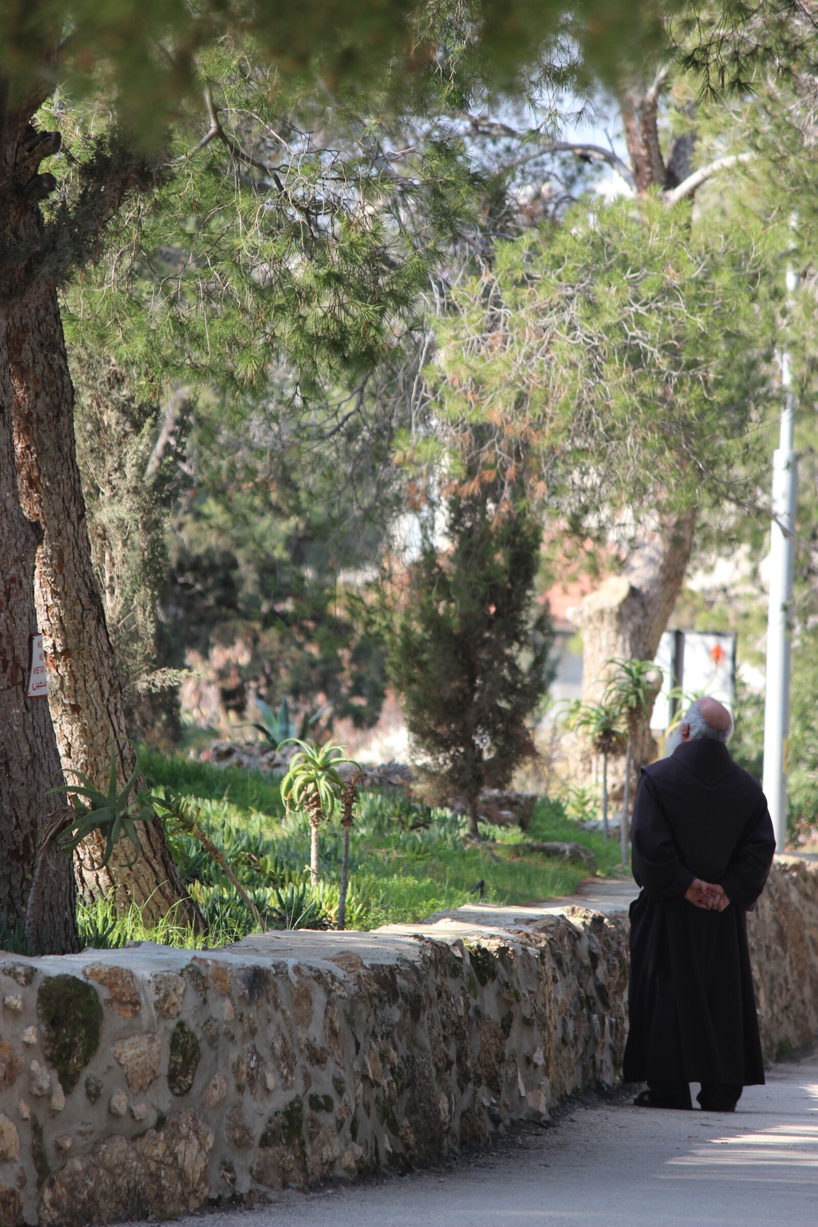Canon EOS 600D (Rebel EOS T3i / EOS Kiss X5) sample photo. Holy land, monk, christianity photography