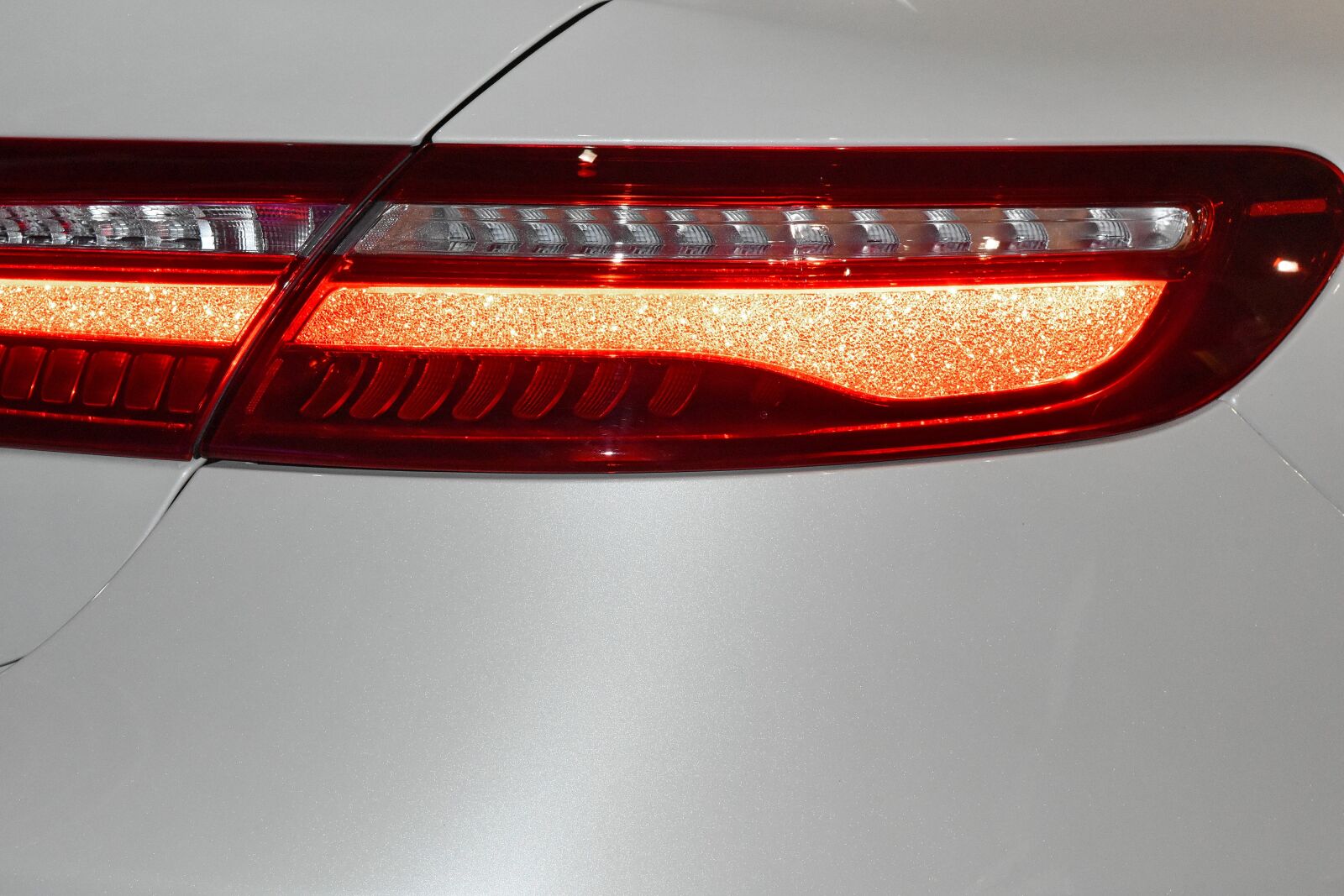 Nikon D5500 sample photo. Light, light bulb, car photography