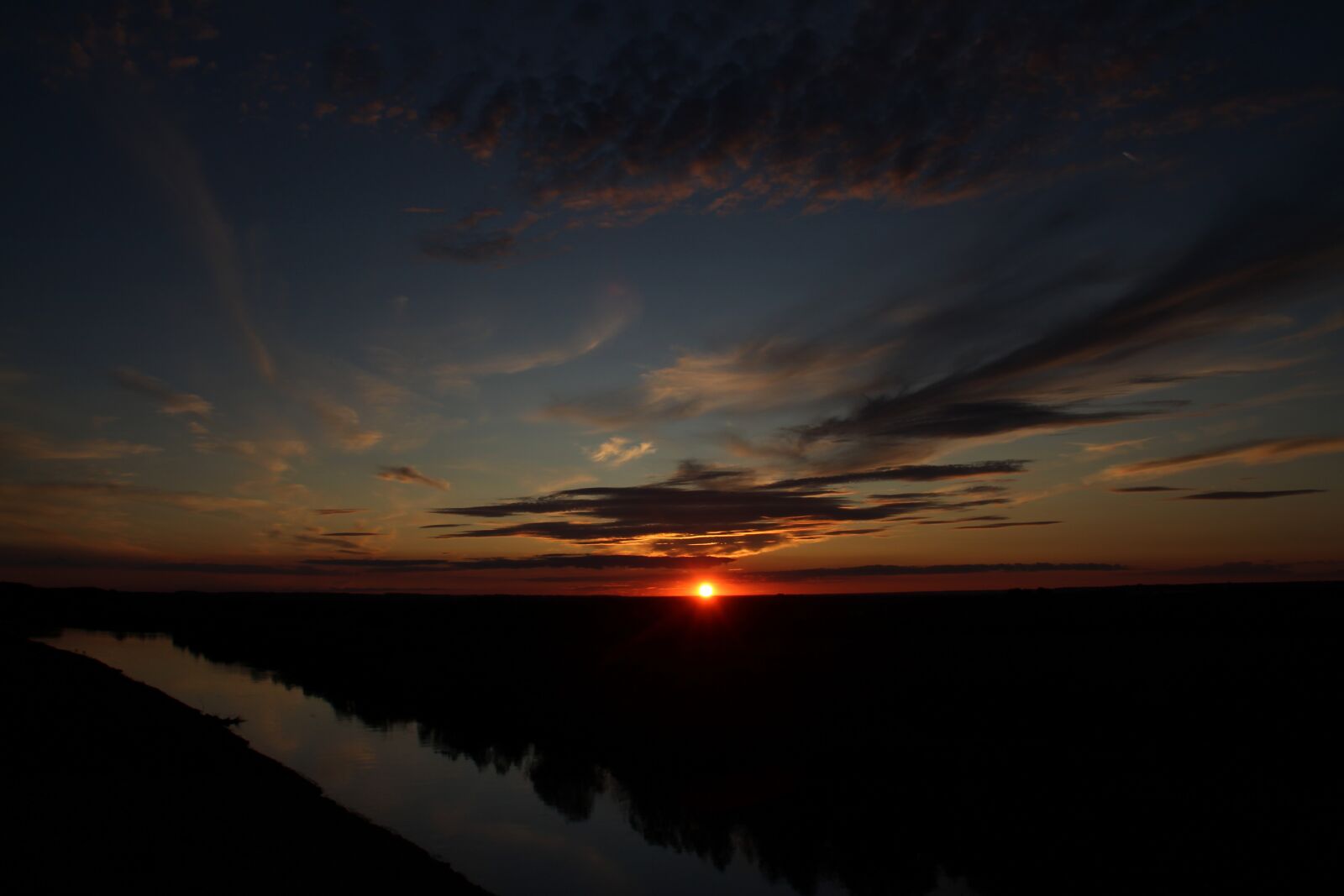 Canon EOS 700D (EOS Rebel T5i / EOS Kiss X7i) sample photo. Sunset, sky, cloud photography