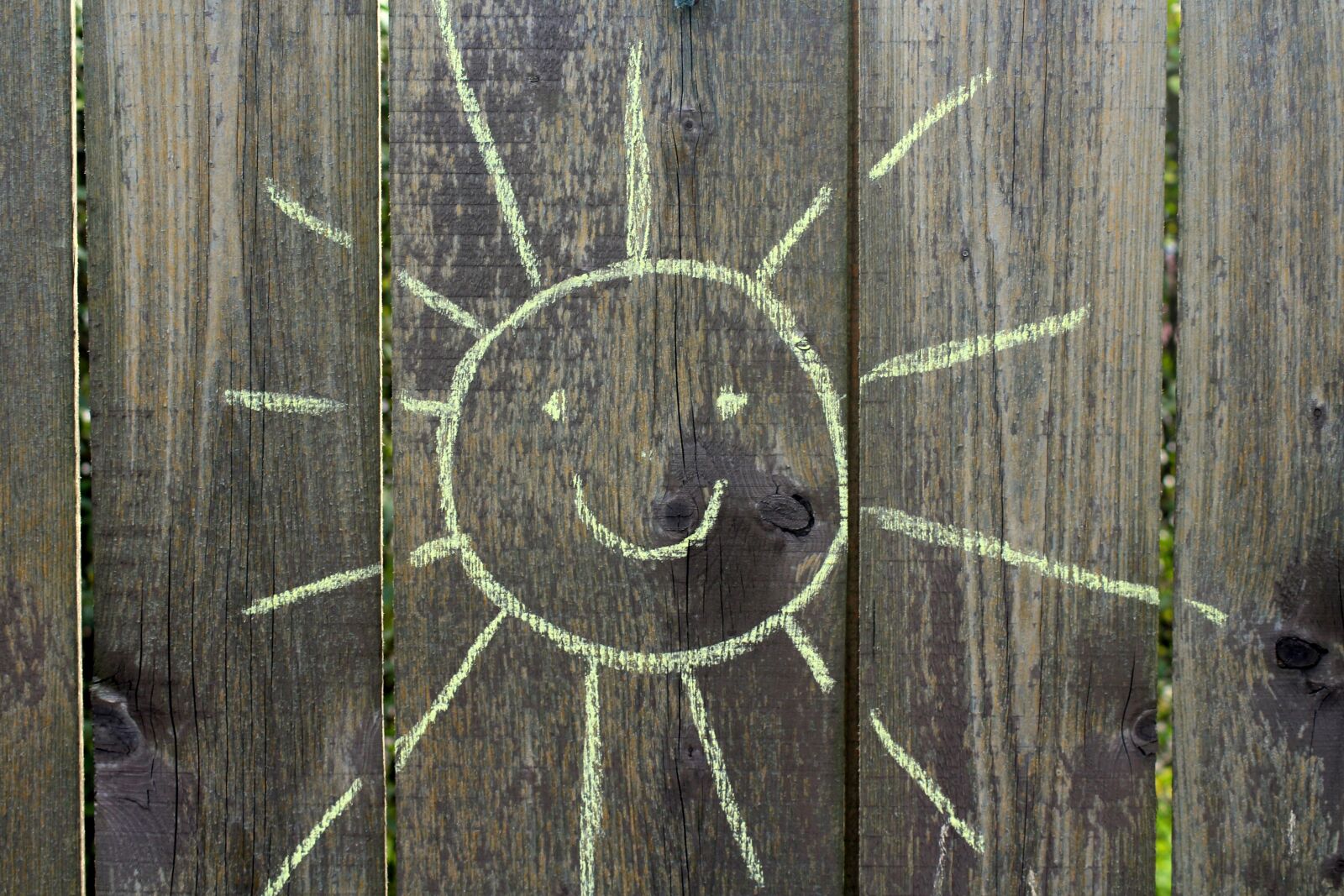 Canon EOS 1200D (EOS Rebel T5 / EOS Kiss X70 / EOS Hi) sample photo. The sun, symbol, figure photography