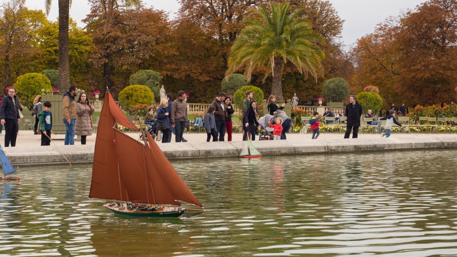 Olympus OM-D E-M5 II + Olympus M.Zuiko Digital ED 12-40mm F2.8 Pro sample photo. France, paris, luxembourg garden photography