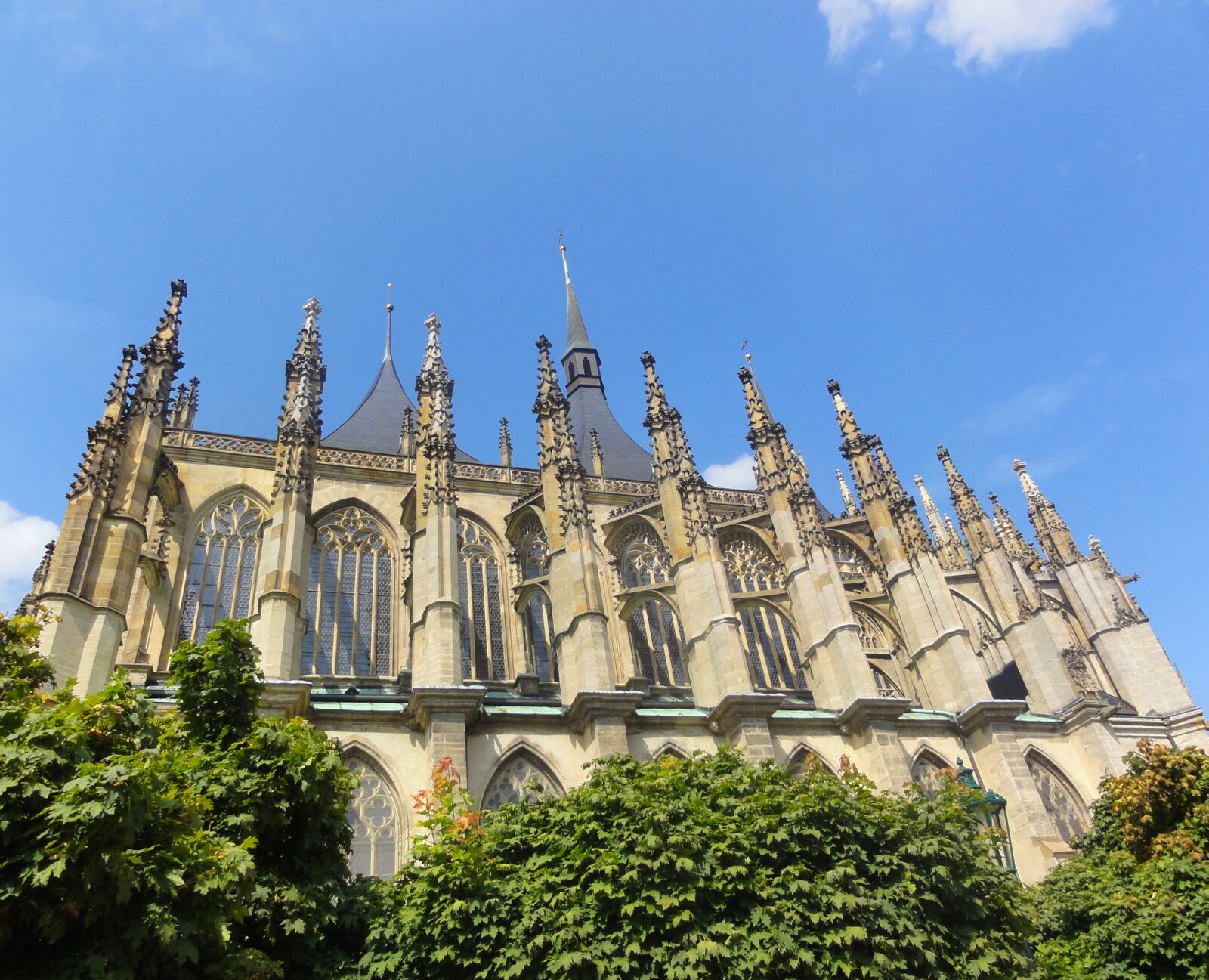 Sony DSC-HX5V sample photo. Gothic, church, czechia photography