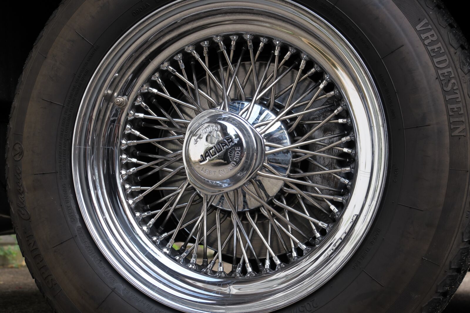 Canon PowerShot G3 X sample photo. Jaguar, e type, rim photography